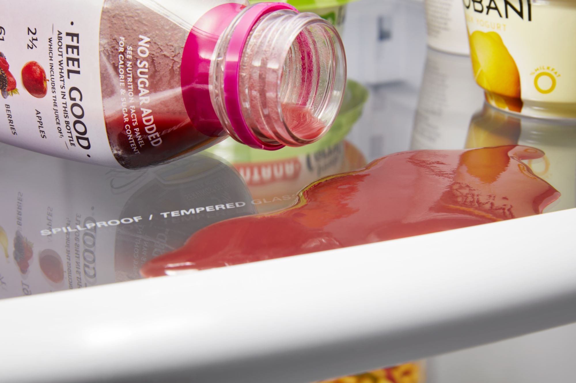 Refrigerador de fondo congelador estándar de 22.1 pies cúbicos de Whirlpool con fabricador de hielo (negro inoxidable resistente a huellas) certificado ENERGY STAR WRB322DMHV