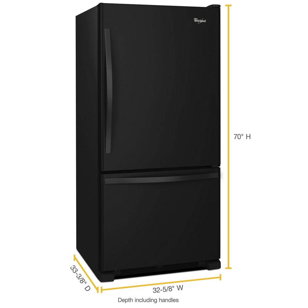 Refrigerador con congelador en la parte inferior y fabricador de hielo de 22.07 pies cúbicos de profundidad estándar en color negro con certificación ENERGY STAR.