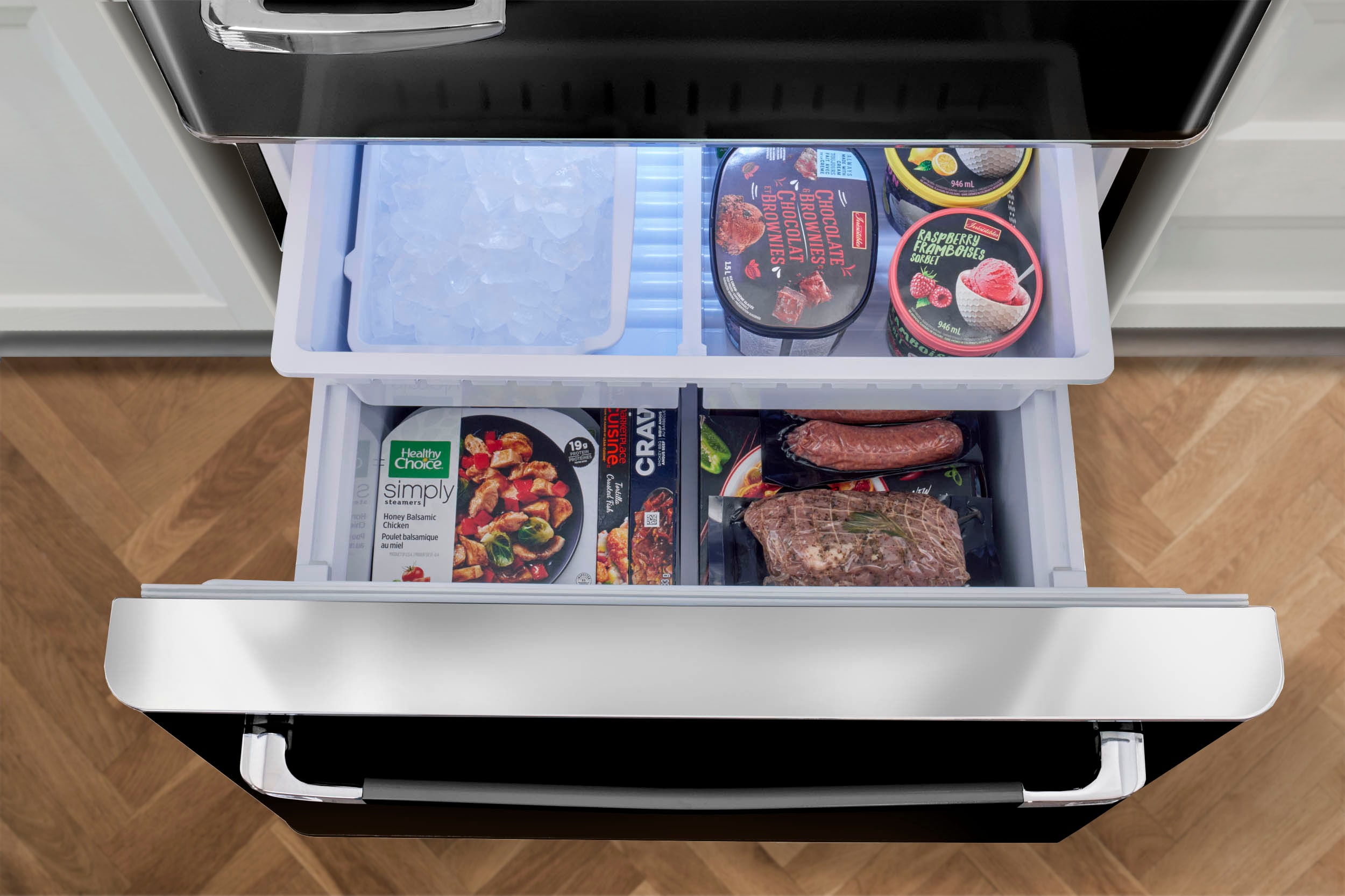 Refrigerador Único Clásico Retro de Profundidad de Mostrador de 17.7 pies cúbicos con Fabricador de Hielo (Negro Medianoche) Certificado ENERGY STAR UGP-510L B AC