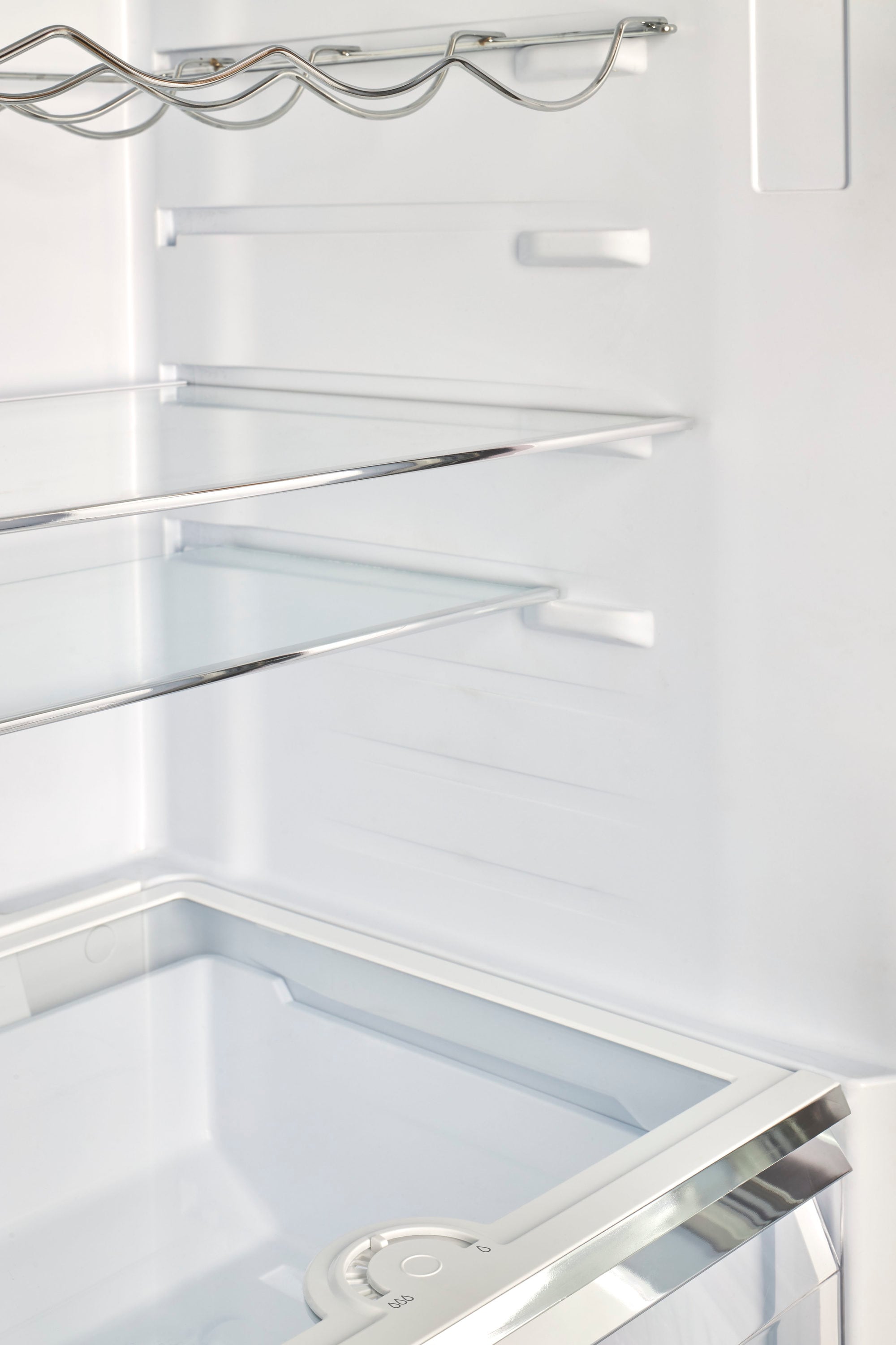 Refrigerador Retro Clásico ÚNICO de 11.7 pies cúbicos con congelador inferior de profundidad de mostrador en color Malvavisco Blanco - Certificado ENERGY STAR UGP-330L W AC