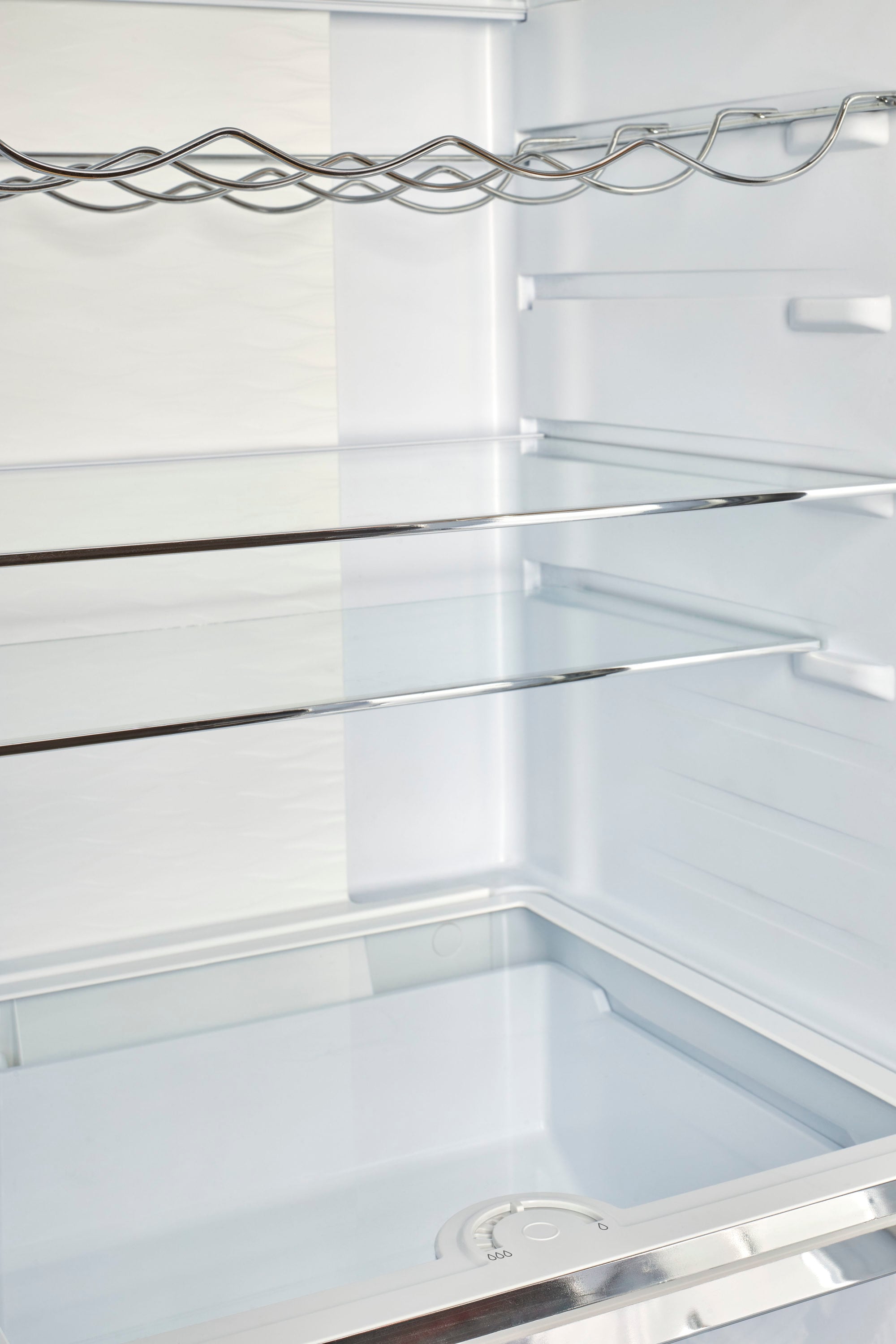Refrigerador Retro Clásico ÚNICO de 11.7 pies cúbicos con congelador inferior de profundidad de mostrador en color Malvavisco Blanco - Certificado ENERGY STAR UGP-330L W AC