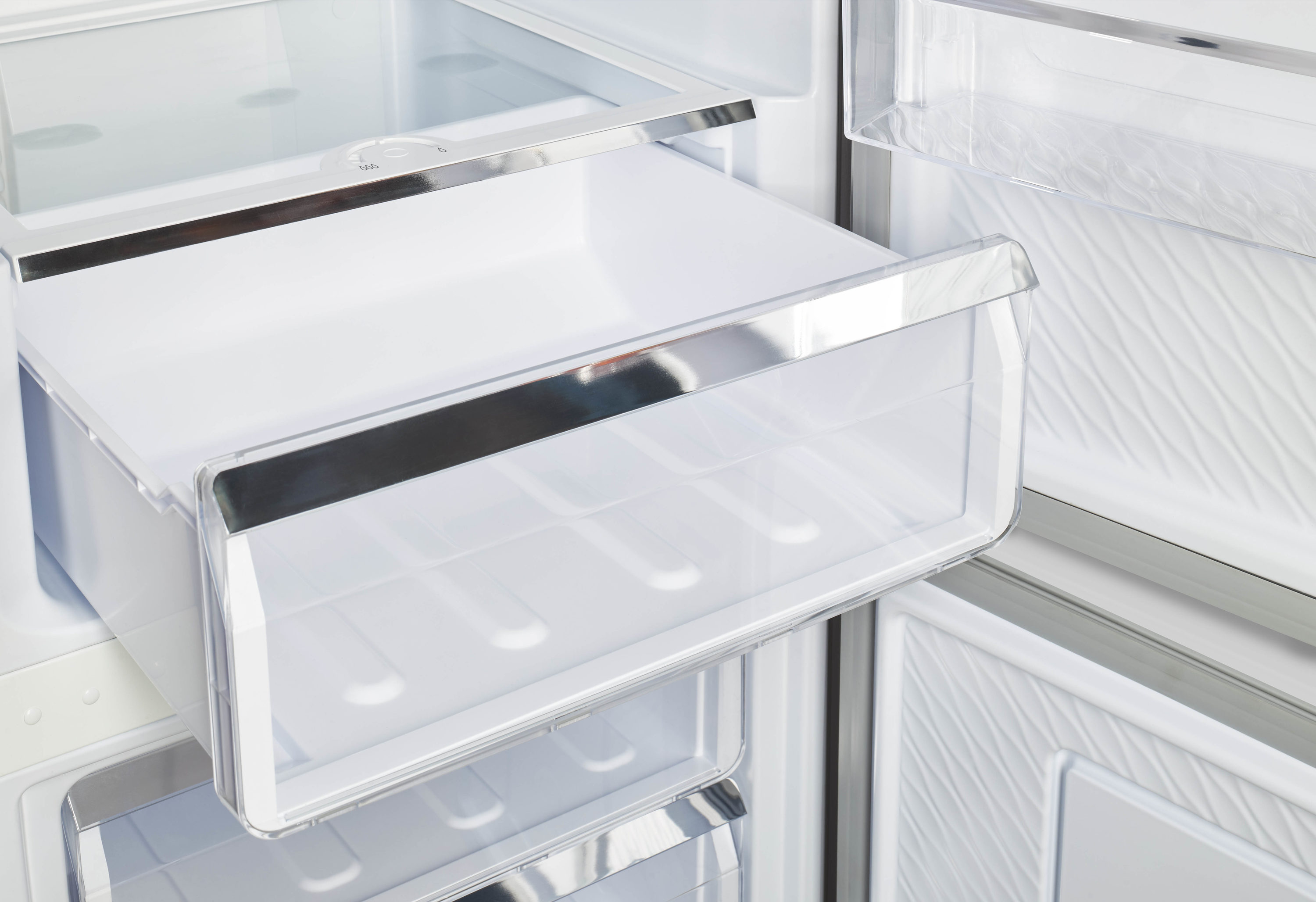 Refrigerador Retro Clásico ÚNICO de 11.7 pies cúbicos con congelador inferior de profundidad de mostrador en color Malvavisco Blanco - Certificado ENERGY STAR UGP-330L W AC
