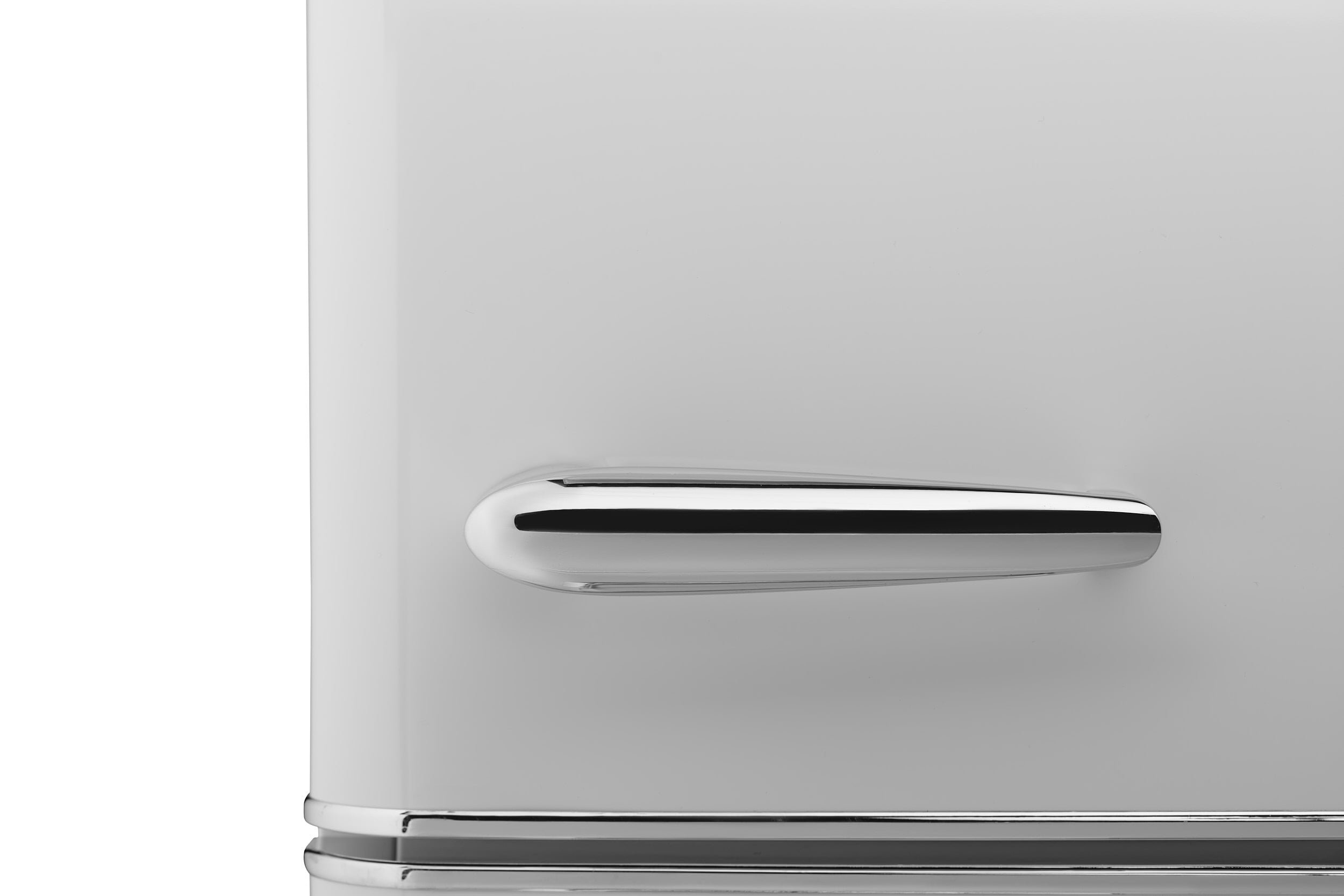 Refrigerador Retro FF1 de 7 pies cúbicos, con congelador en la parte inferior y profundidad estándar, blanco escarchado (certificado ENERGY STAR)