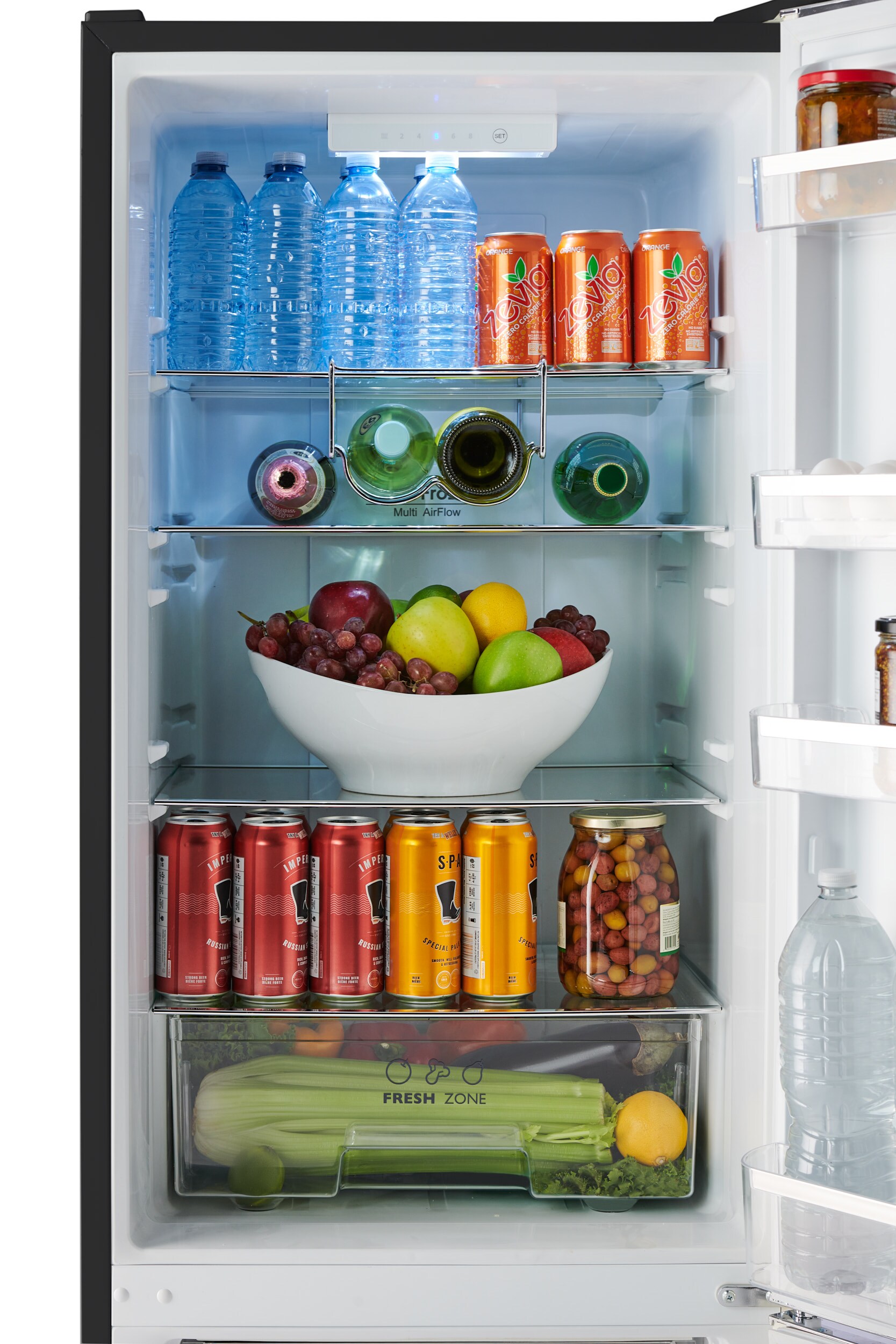 Refrigerador retro-moderno RM1 de 11 pies cúbicos con congelador inferior de profundidad estándar en color negro, certificado ENERGY STAR.
