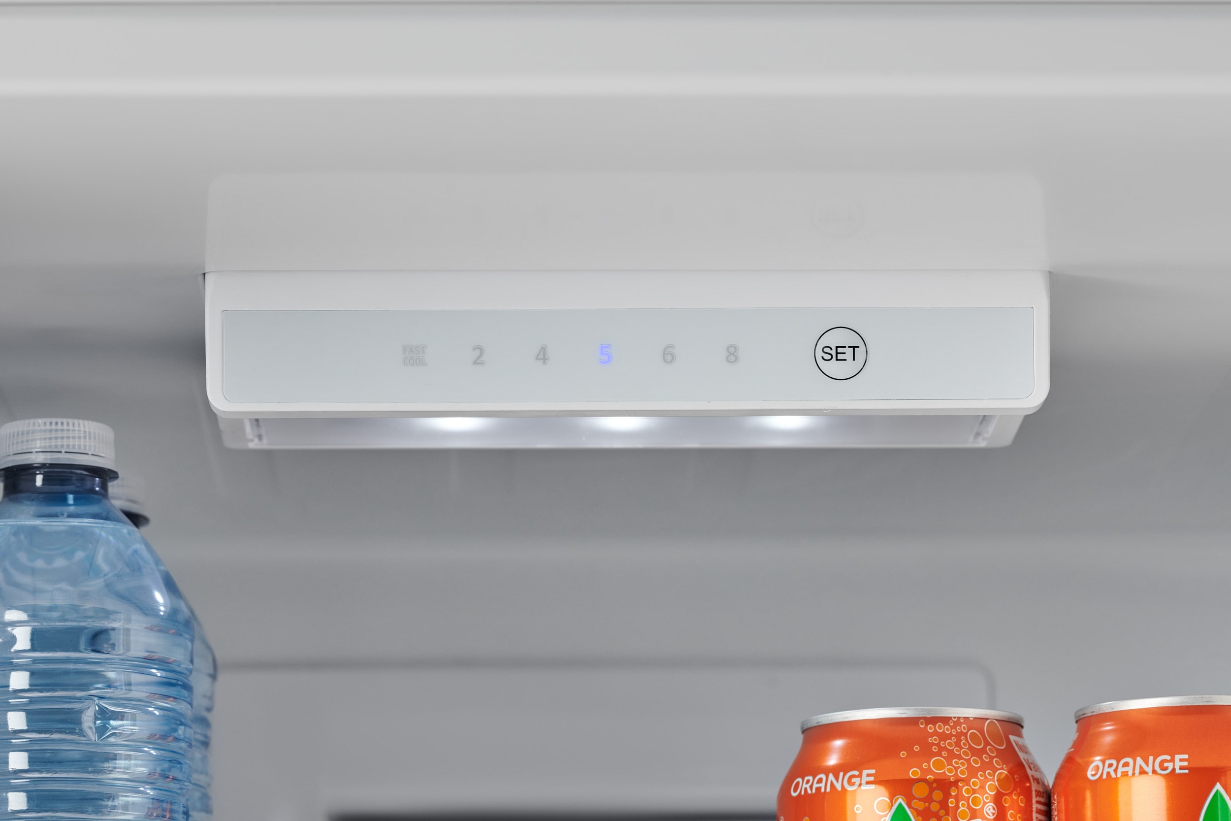 Refrigerador Retro-Mod RM1 de 11 pies cúbicos de profundidad estándar con congelador inferior color azul claro certificado ENERGY STAR ALBR1372LB-R