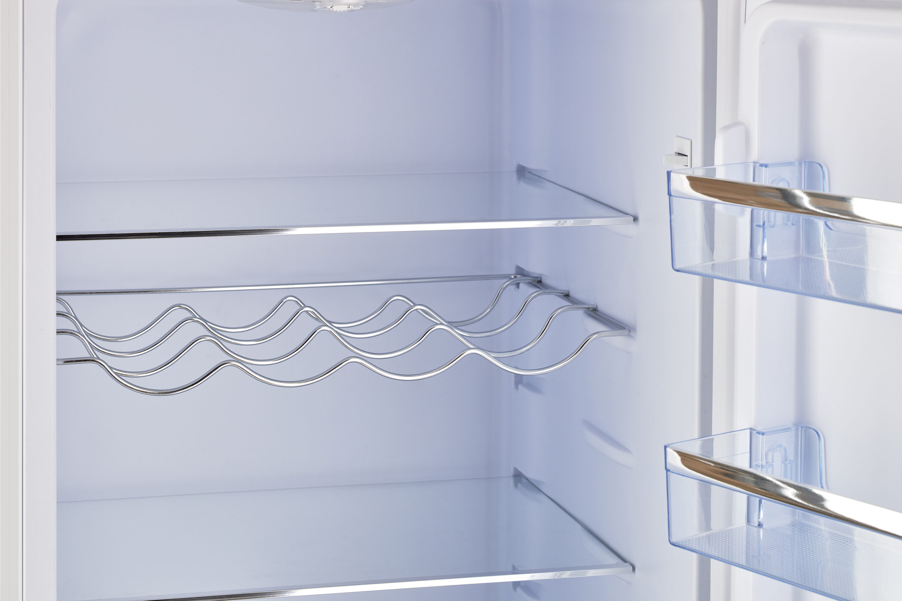 Refrigerador ÚNICO Off-Grid de 10.0 pies cúbicos con congelador inferior de profundidad de mostrador color malvavisco Blanco.