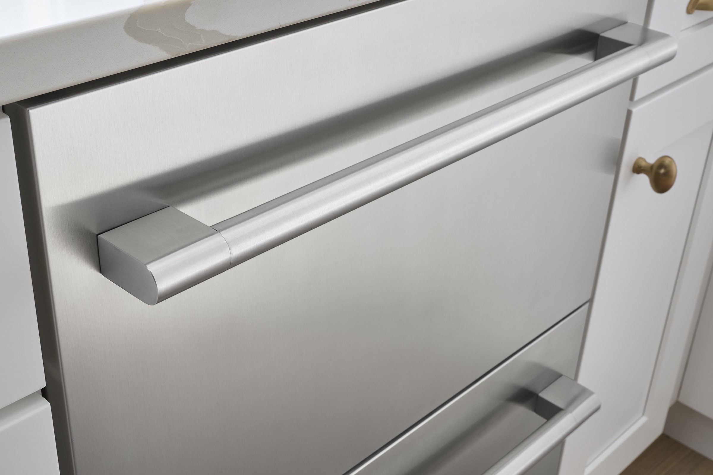 Refrigerador Empotrado de 24 pulgadas y 2 cajones para exteriores de doble zona Zephyr Presrv (Acero Inoxidable)