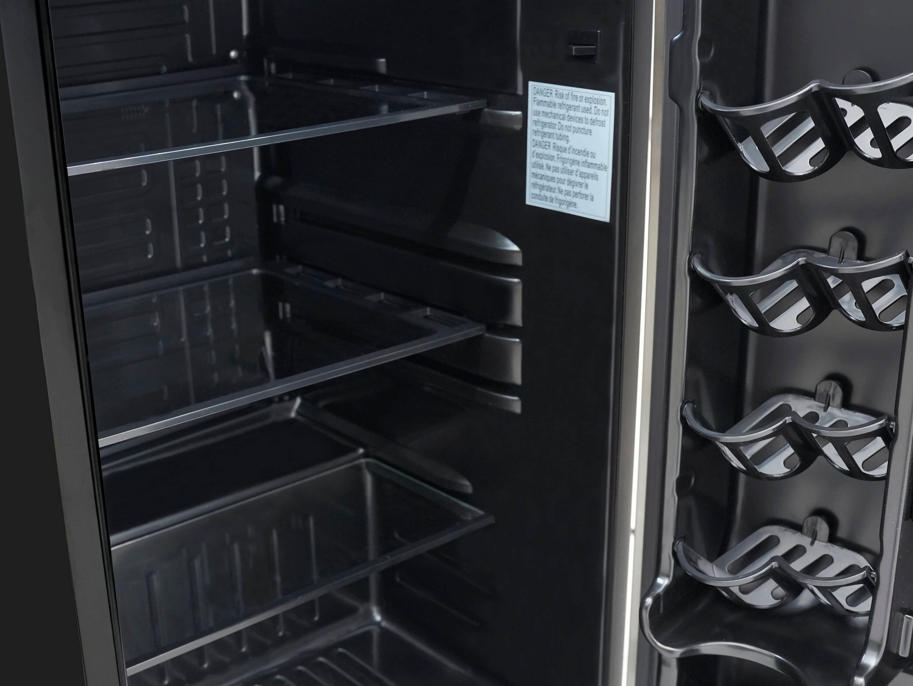 Refrigerador sin congelador para garaje listo de acero inoxidable de 4.4 pies cúbicos KoolMore OCR-44SS