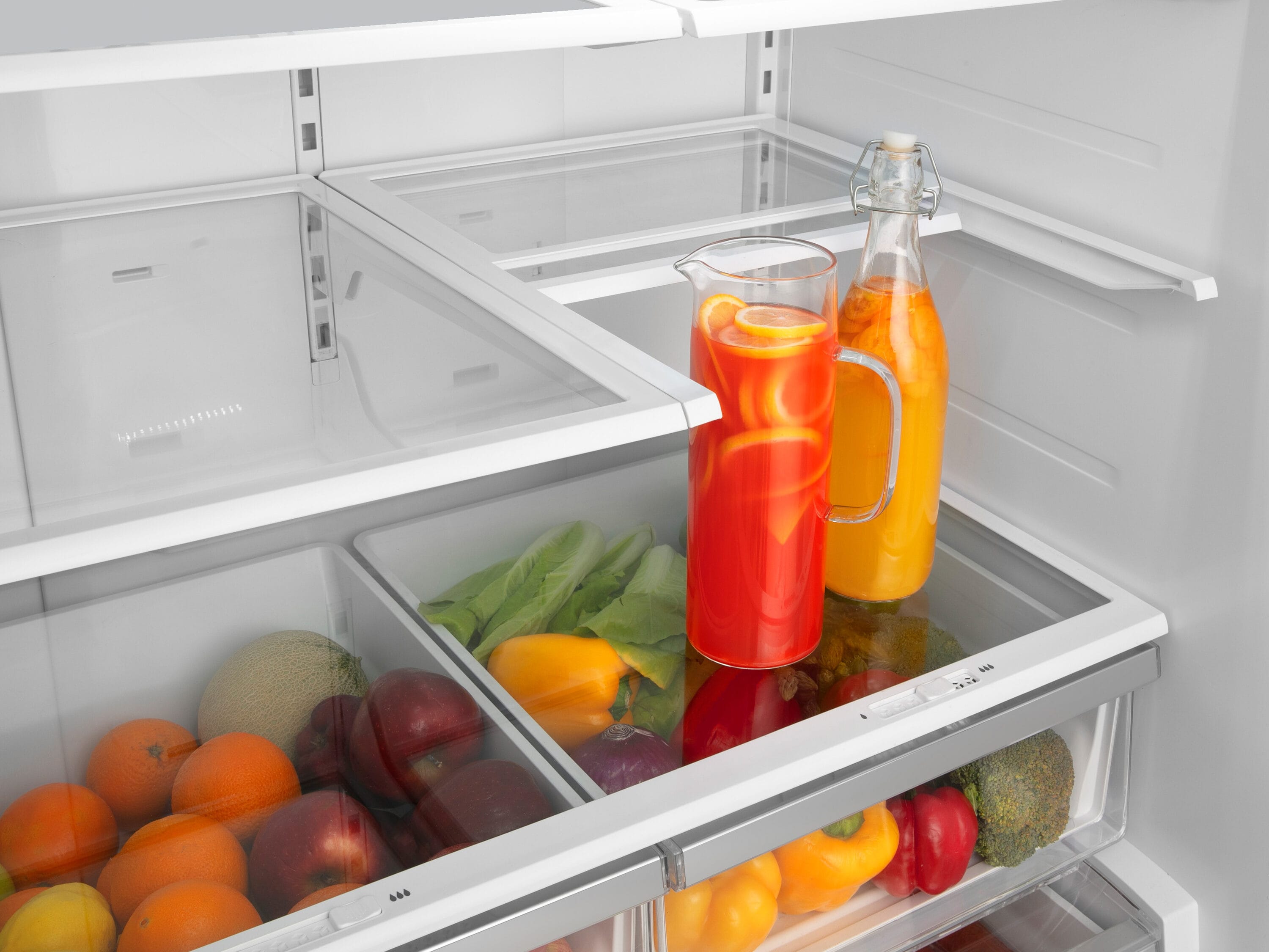 Refrigerador de Puertas Francesas de 3 Puertas Hisense PureFlat con Dispensador de Agua y Fábrica de Hielo, de 26.6 pies cúbicos de profundidad estándar (acero inoxidable resistente a huellas dactilares) Certificado ENERGY STAR HRF266N6CSE1