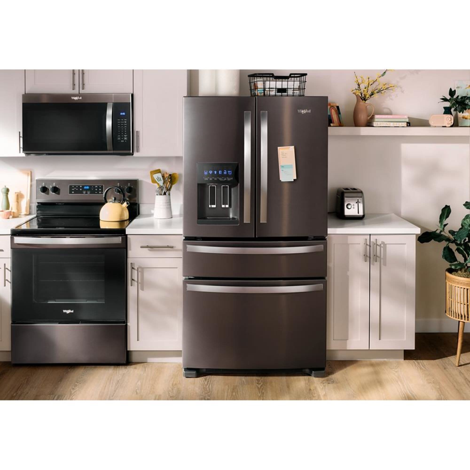 Refrigerador French Door de 4 puertas de profundidad estándar de 24.5 pies cúbicos con fabricador de hielo y dispensador de agua y hielo (Acero inoxidable negro) Certificado ENERGY STAR WRMF3636RV