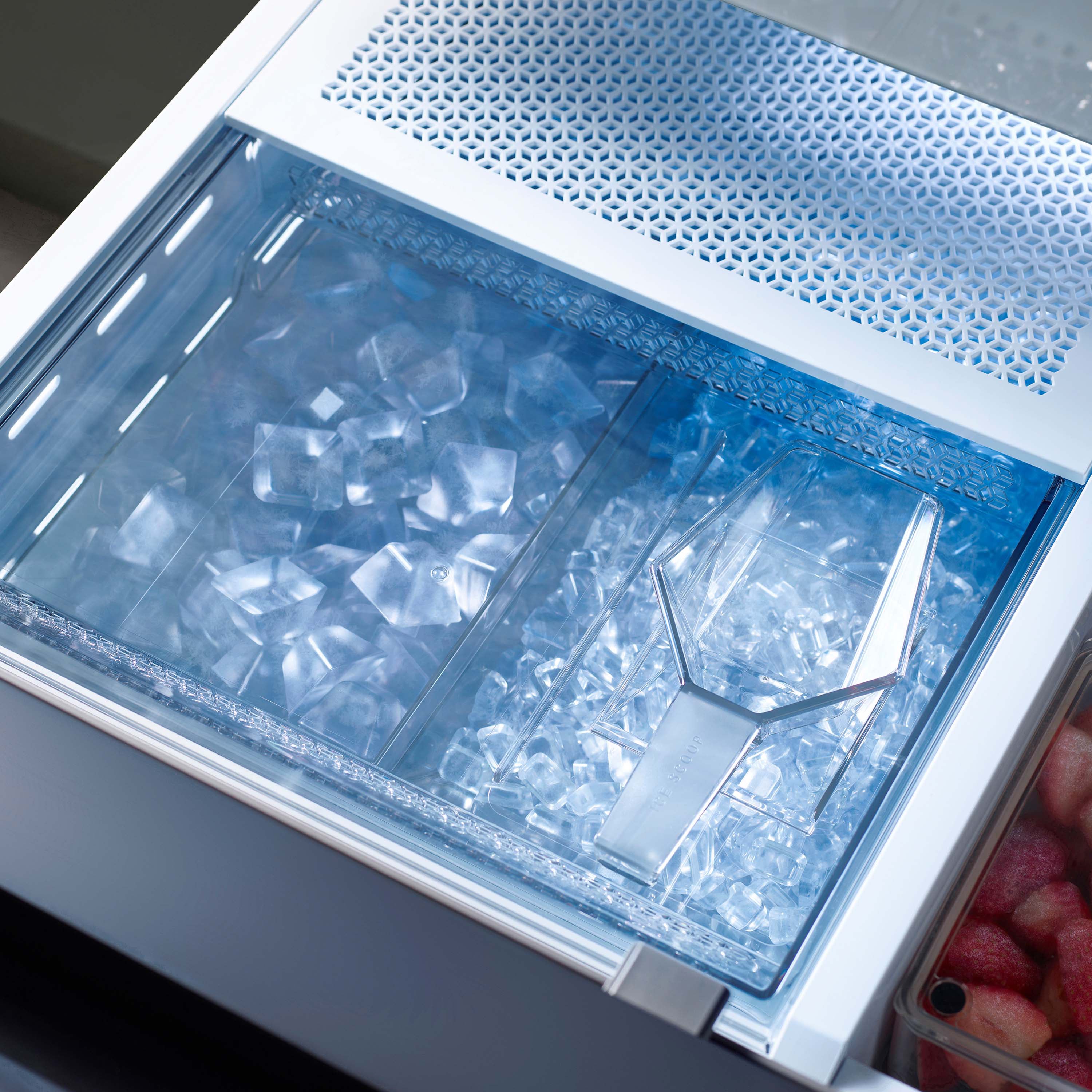 Refrigerador francés con puerta a puerta inteligente de Samsung de 30.1 pies cúbicos de profundidad estándar con fabricador de hielo doble y dispensador de agua, resistente a huellas dactilares en acero inoxidable - Todos los paneles, certificado ENERGY STAR RF30BB6600QL.
