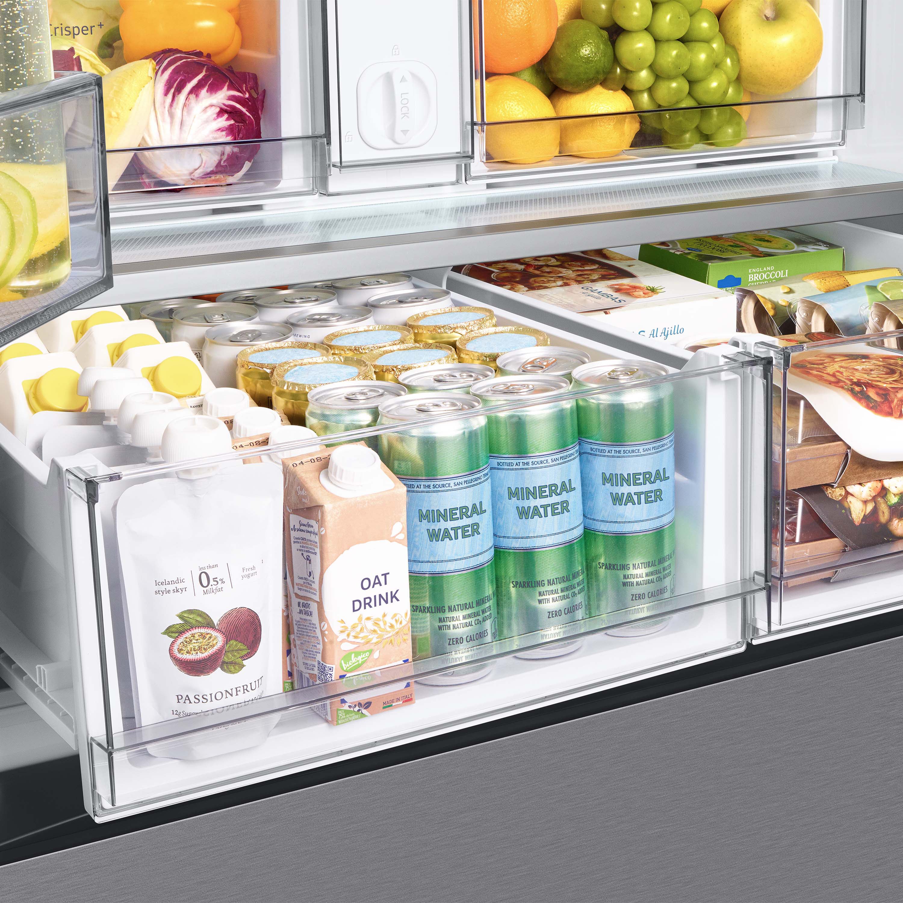 Refrigerador francés con puerta a puerta inteligente de Samsung de 30.1 pies cúbicos de profundidad estándar con fabricador de hielo doble y dispensador de agua, resistente a huellas dactilares en acero inoxidable - Todos los paneles, certificado ENERGY STAR RF30BB6600QL.
