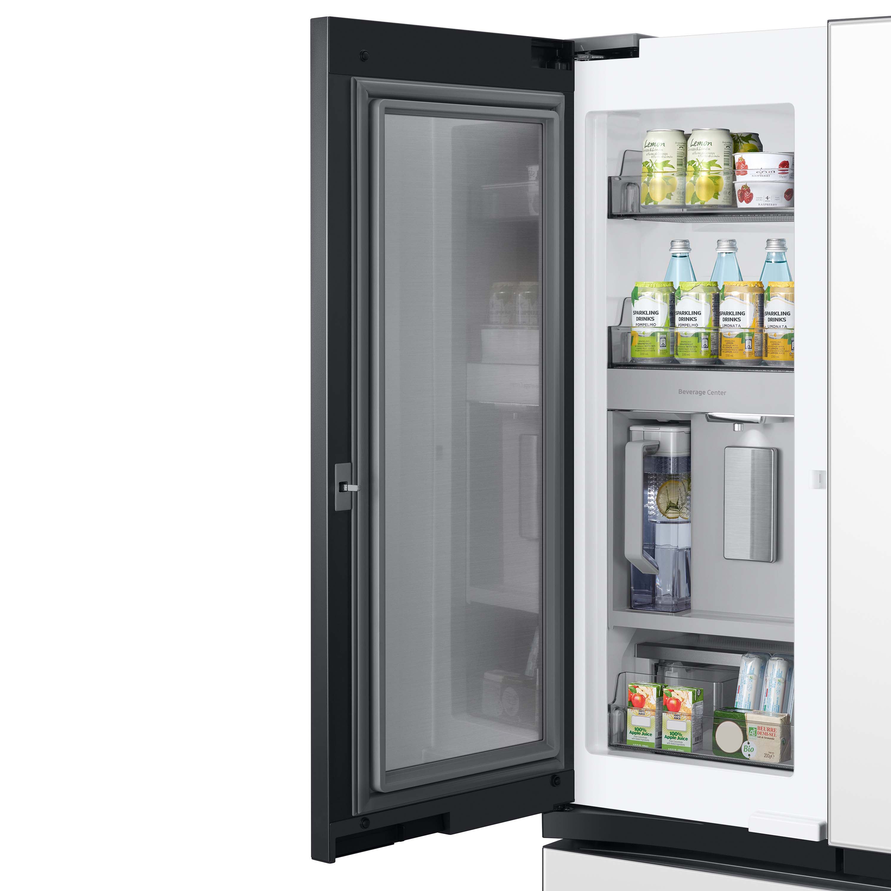 Refrigerador francés Samsung Bespoke de 30.1 pies cúbicos de profundidad estándar con 3 puertas inteligentes, fabricador doble de hielo con dispensador de agua y puerta dentro de puerta (paneles se venden por separado) certificado ENERGY STAR RF30BB6600AP