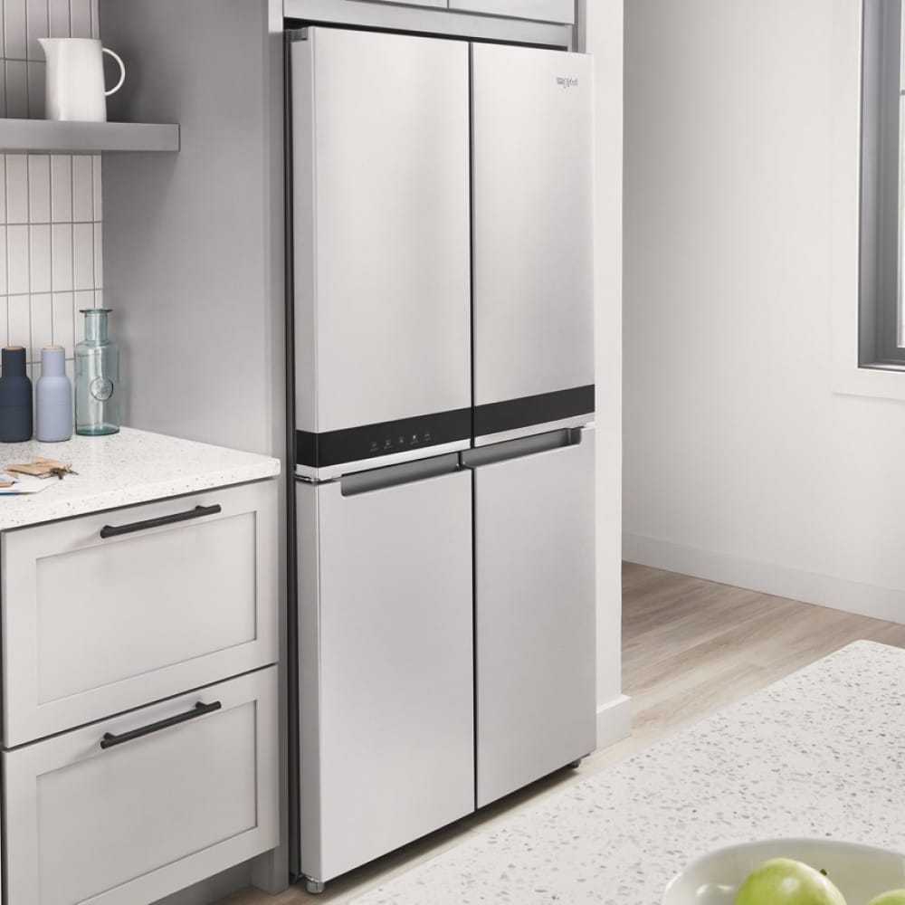 Refrigerador Whirlpool de Puerta Francesa con Hielera y Acabado de Acero Inoxidable Resistente a las Huellas Dactilares de 19.4 pies cúbicos de Profundidad de Mostrador, Certificado ENERGY STAR.