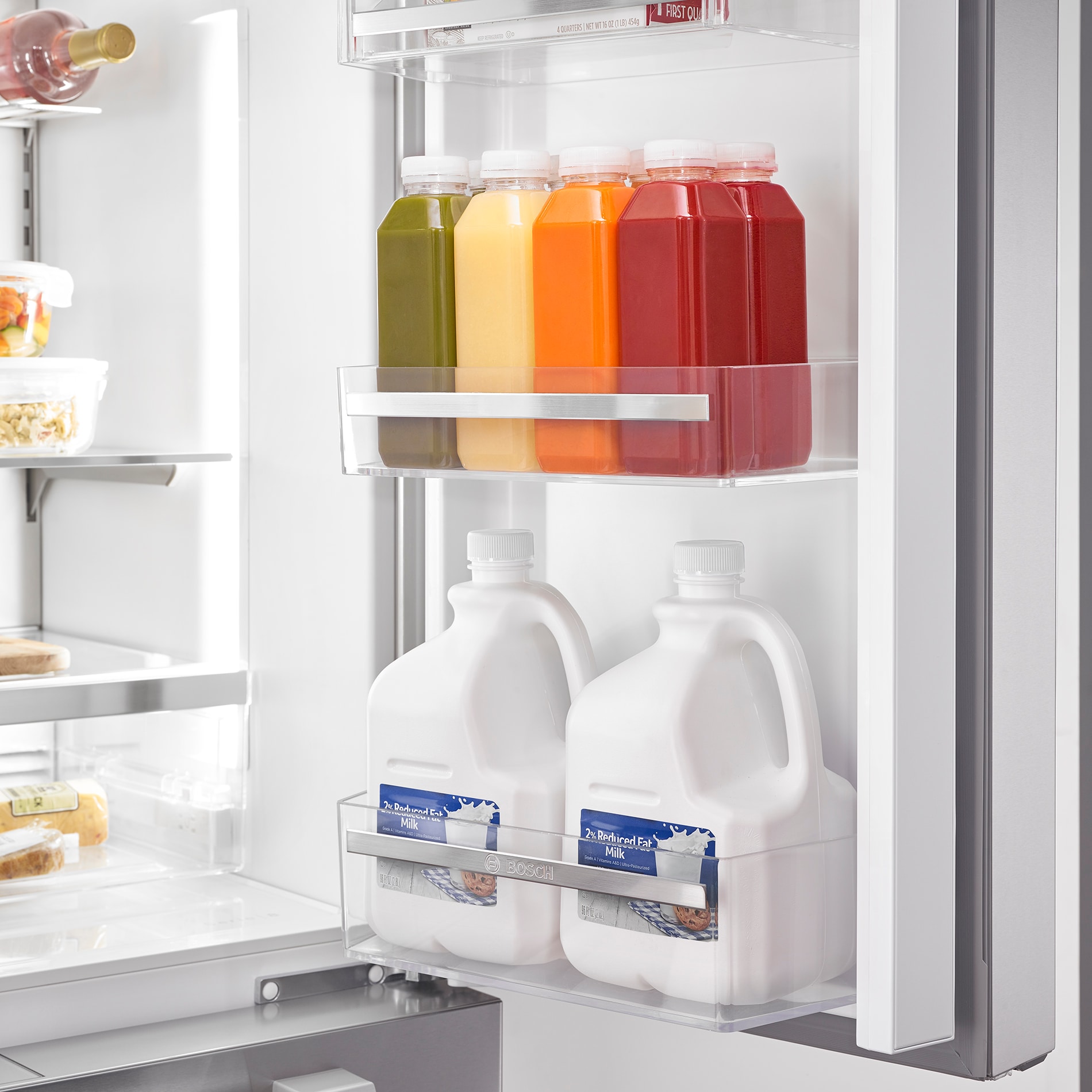 Refrigerador de puerta francesa de 3 puertas Bosch Serie 800 de 21 pies cúbicos de profundidad de mostrador con fabricador de hielo y dispensador de agua (Acero inoxidable negro) Certificado ENERGY STAR B36CT80SNB