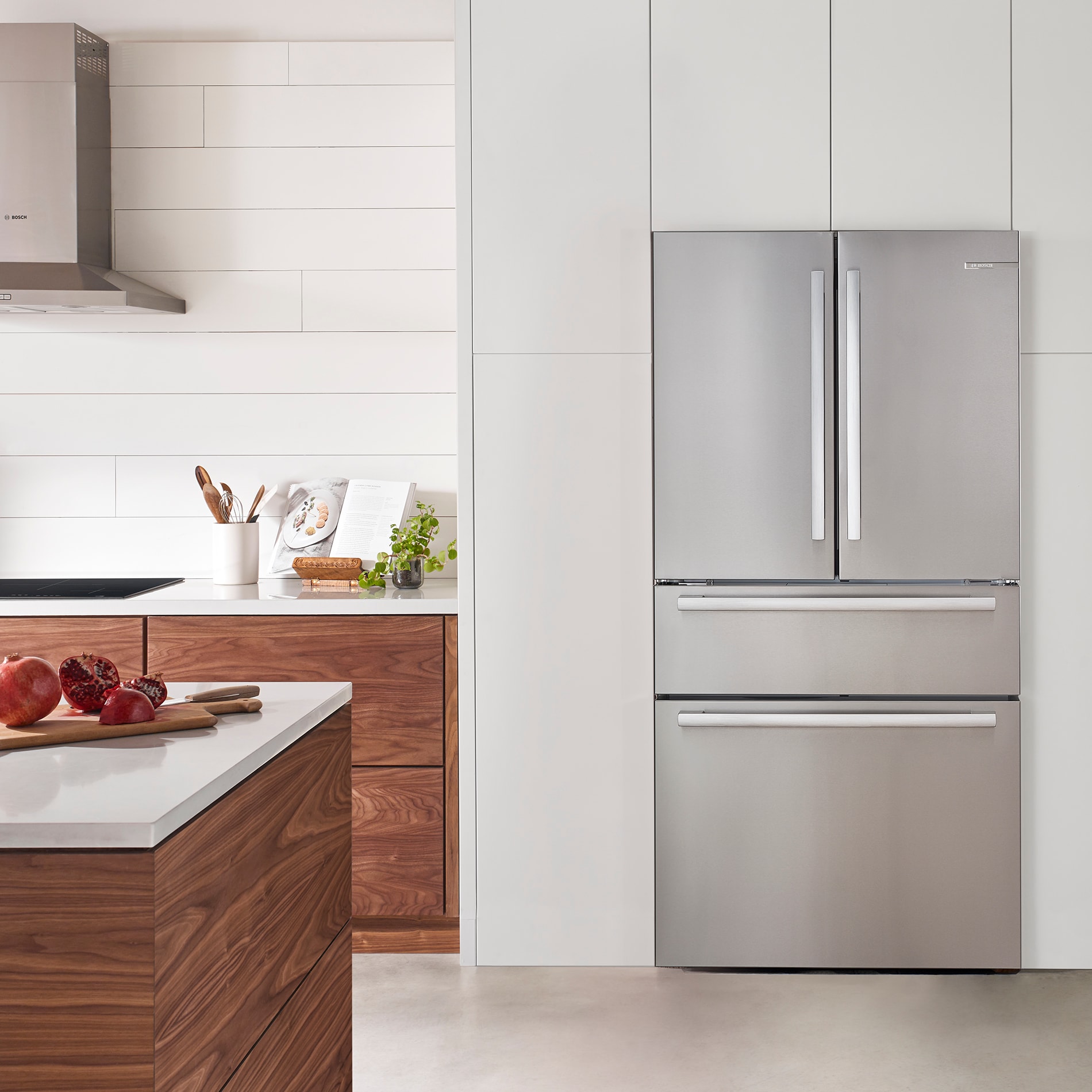 Refrigerador estilo francés de 4 puertas Bosch Serie 800 de 21 pies cúbicos con fabricador de hielo (acero inoxidable) certificado por ENERGY STAR - Profundidad de mostrador B36CL80SNS
