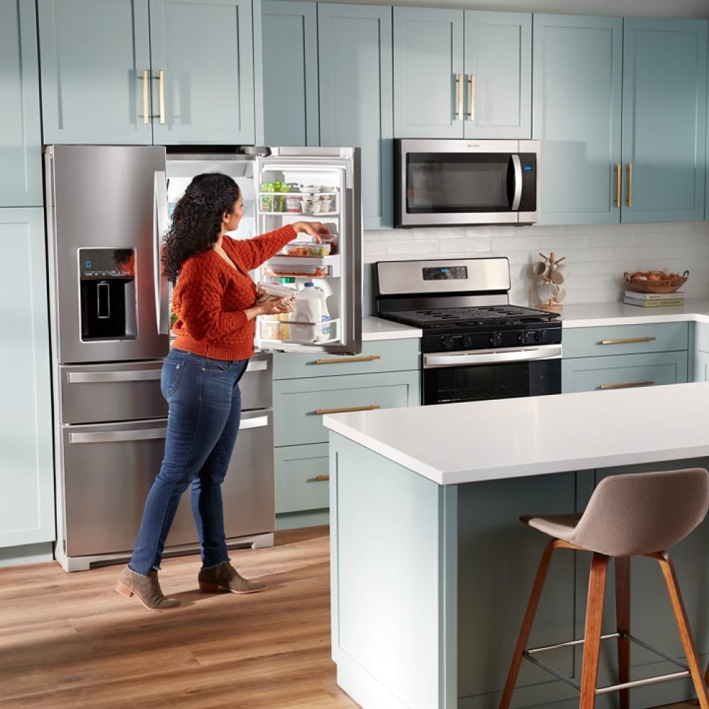 Refrigerador francés de 4 puertas de 26 pies cúbicos de profundidad estándar de Whirlpool con fábrica de hielo y dispensador de agua y hielo (Acero inoxidable resistente a las huellas dactilares) WRMF7736PZ