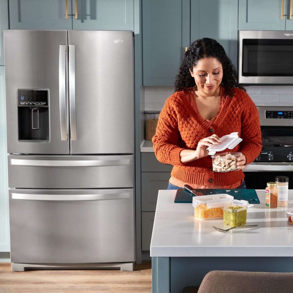 Refrigerador francés de 4 puertas de 26 pies cúbicos de profundidad estándar de Whirlpool con fábrica de hielo y dispensador de agua y hielo (Acero inoxidable resistente a las huellas dactilares) WRMF7736PZ