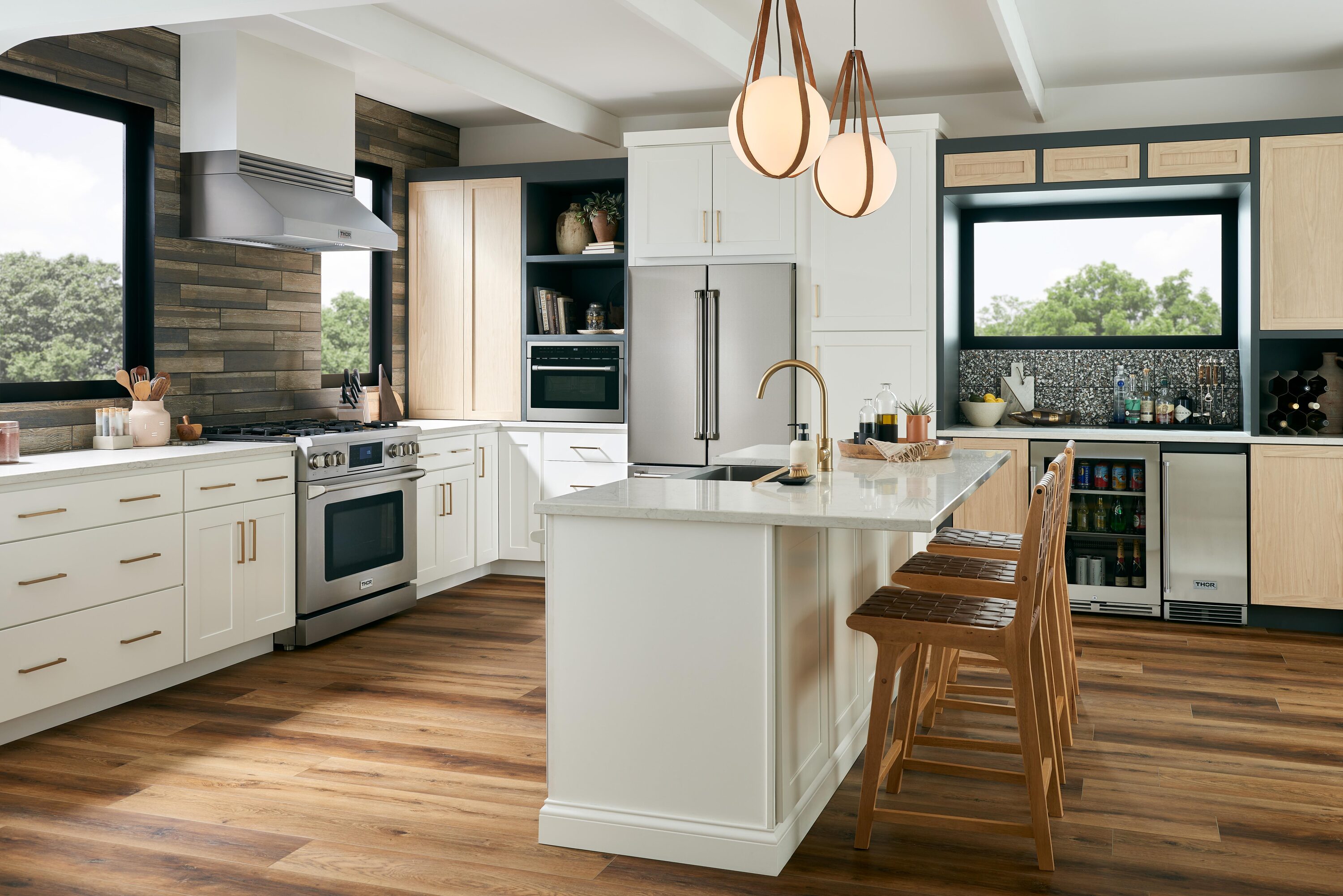Refrigerador Francés de 4 puertas Thor Kitchen Counter-Depth de 22.5 pies cúbicos con dispensador de hielo (acero inoxidable) Certificado ENERGY STAR TRF3602