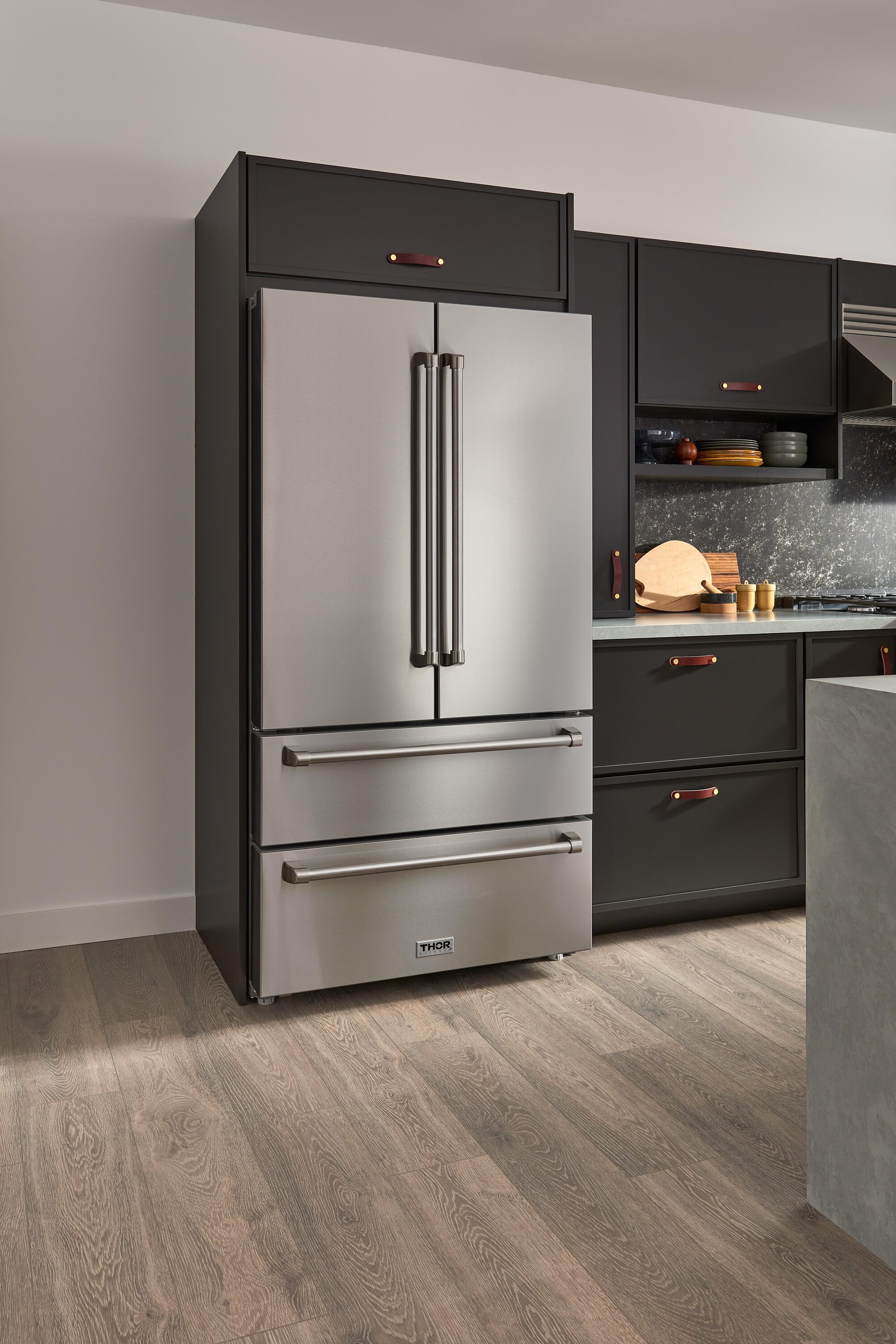 Refrigerador Francés de 4 puertas Thor Kitchen Counter-Depth de 22.5 pies cúbicos con dispensador de hielo (acero inoxidable) Certificado ENERGY STAR TRF3602