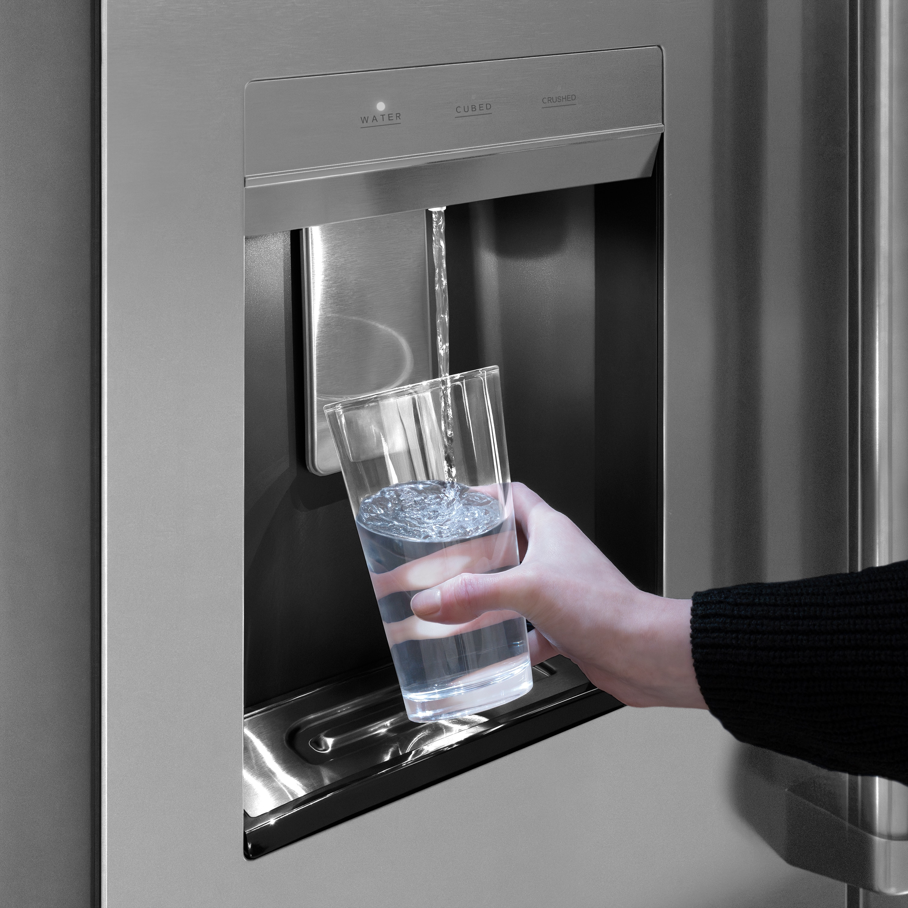 Refrigerador de Puertas Francesas de 3 Puertas con Dispensador de Hielo y Agua (Acero Inoxidable con Mango de Bronce Champán) Certificado ENERGY STAR, Profundidad Estándar de 28.9 pies cúbicos de ZLINE KITCHEN & BATH