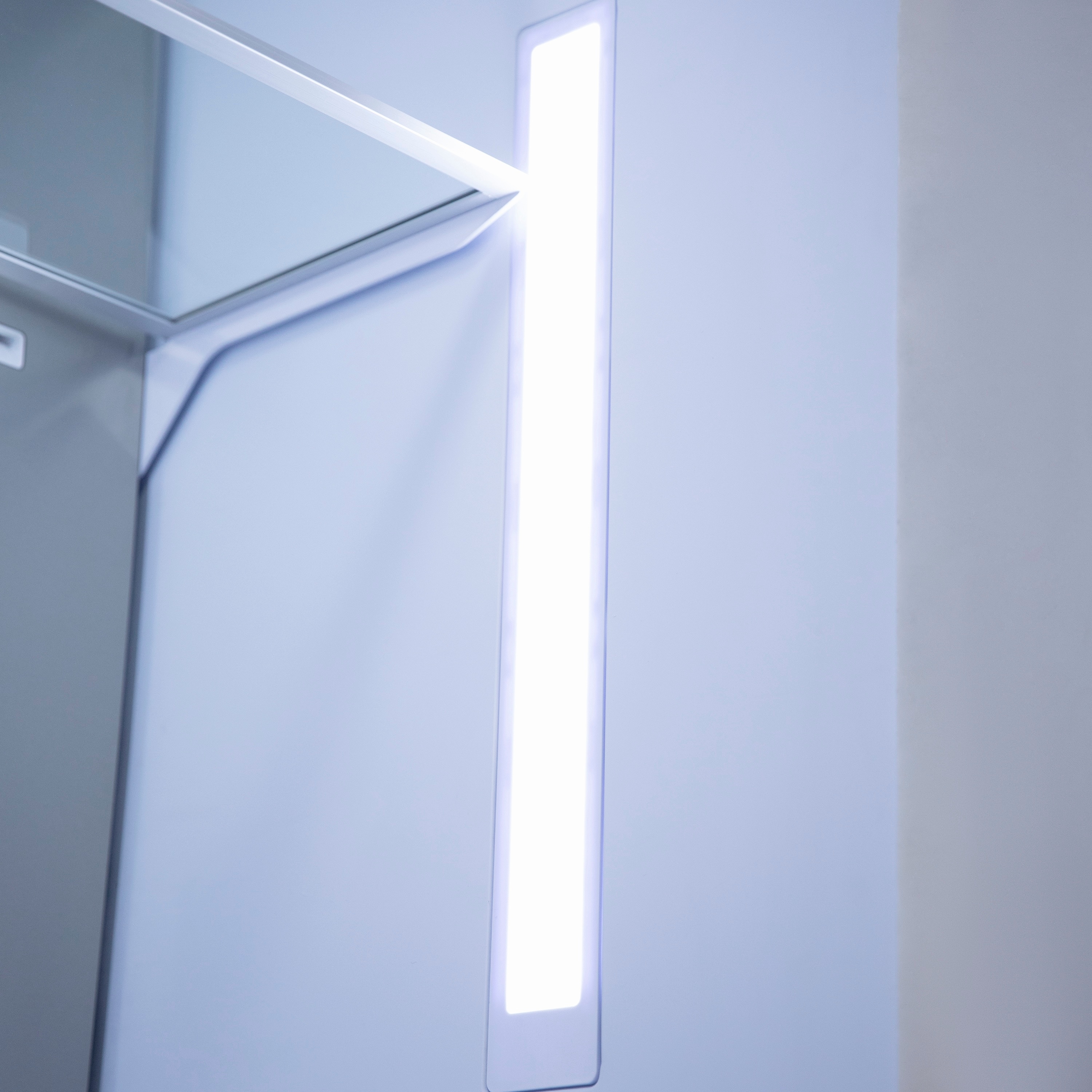 Refrigerador empotrado de puertas francesas con máquina de hielo y dispensador de agua y hielo, certificado ENERGY STAR, listo para panel. Profundidad de mostrador de 32.2 pies cúbicos de ZLINE KITCHEN & BATH.