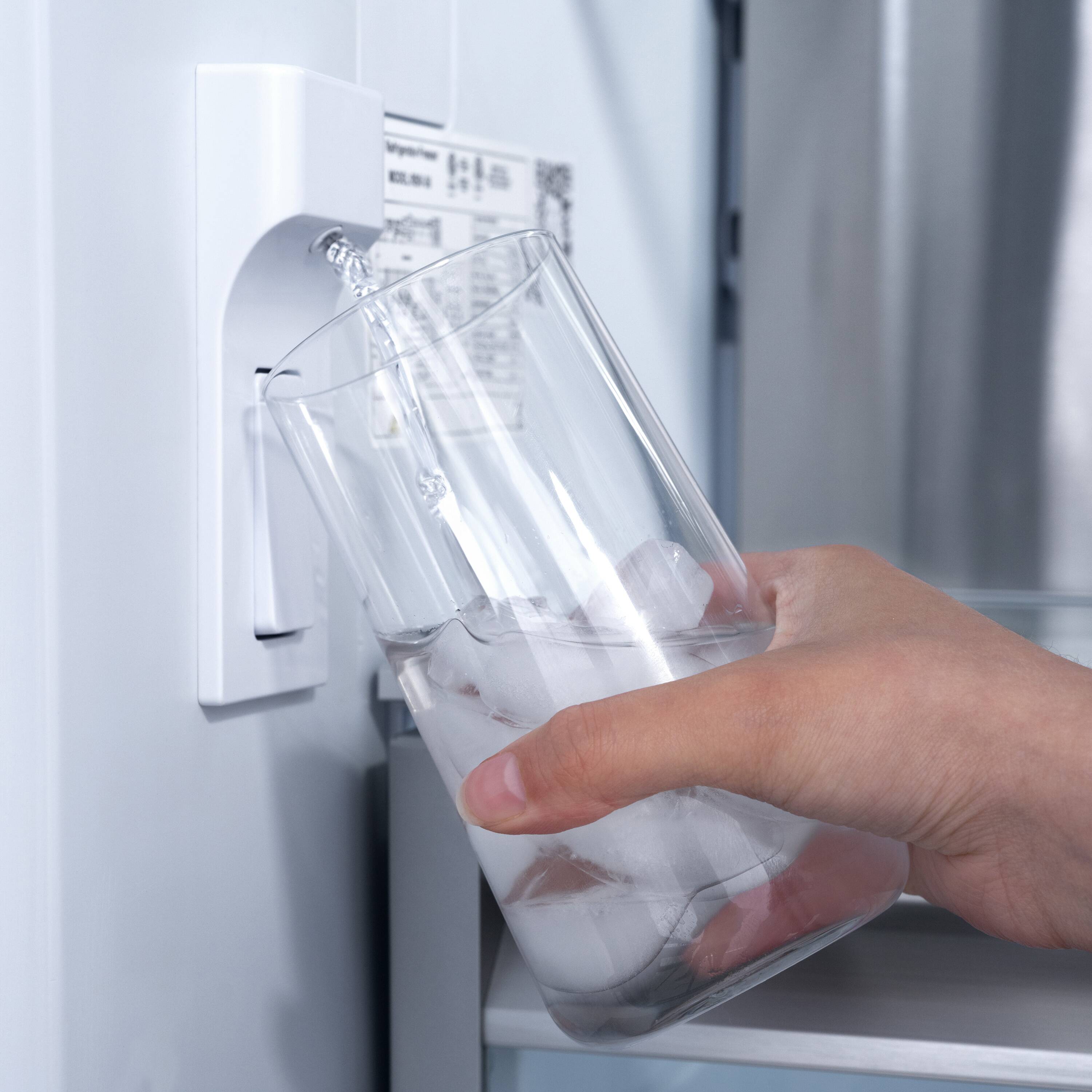 Refrigerador empotrado de puertas francesas con dispensador de hielo y agua, listo para panel personalizado- Edición Autógrafo de ZLINE KITCHEN & BATH, certificado por ENERGY STAR- 32.2 pies cúbicos de capacidad