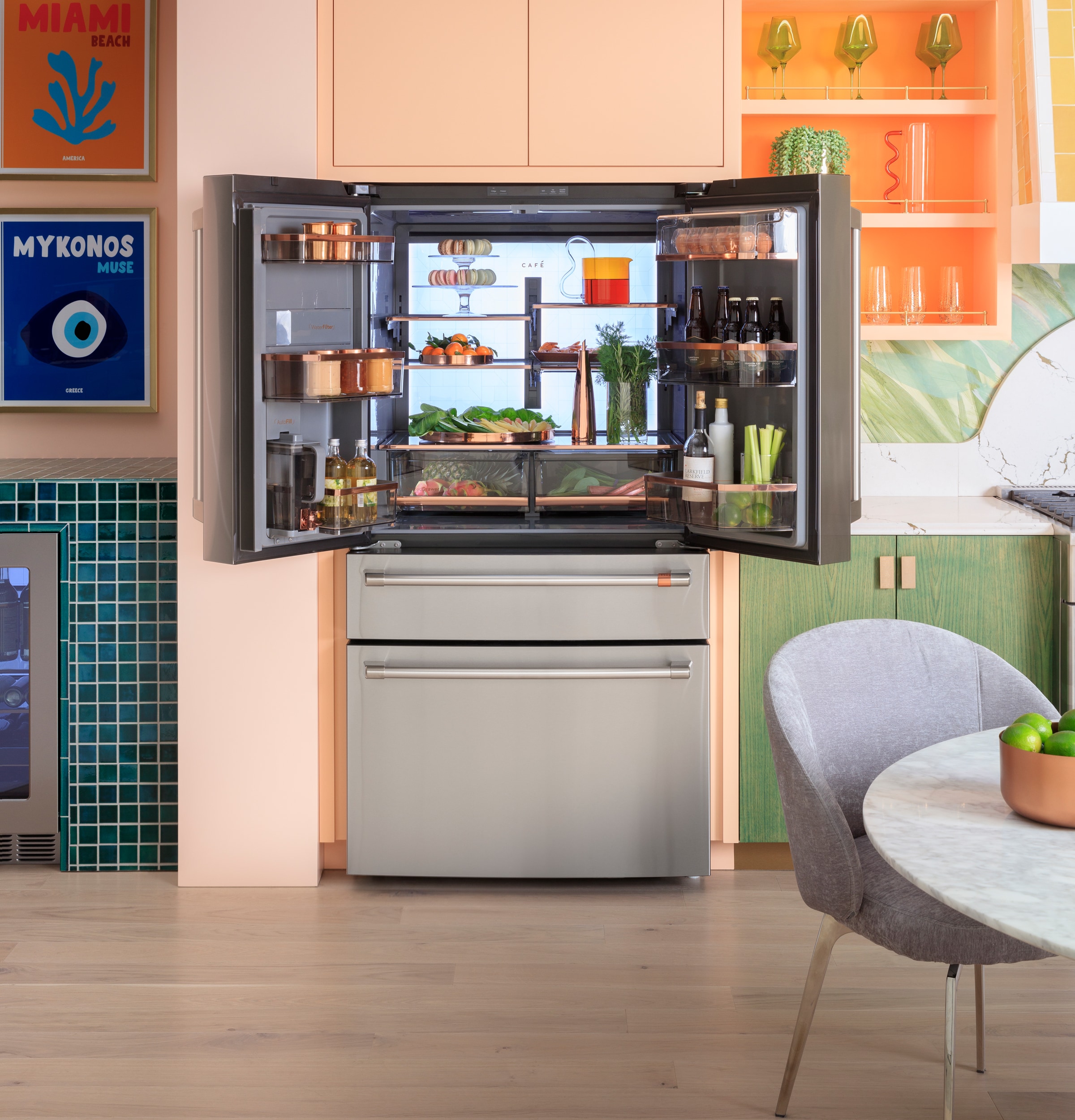 Refrigerador francés de 23.2 pies cúbicos con profundidad de mostrador y 4 puertas, compatible con tecnología Smart, dispensador de agua e hielo (acero inoxidable) certificado ENERGY STAR.