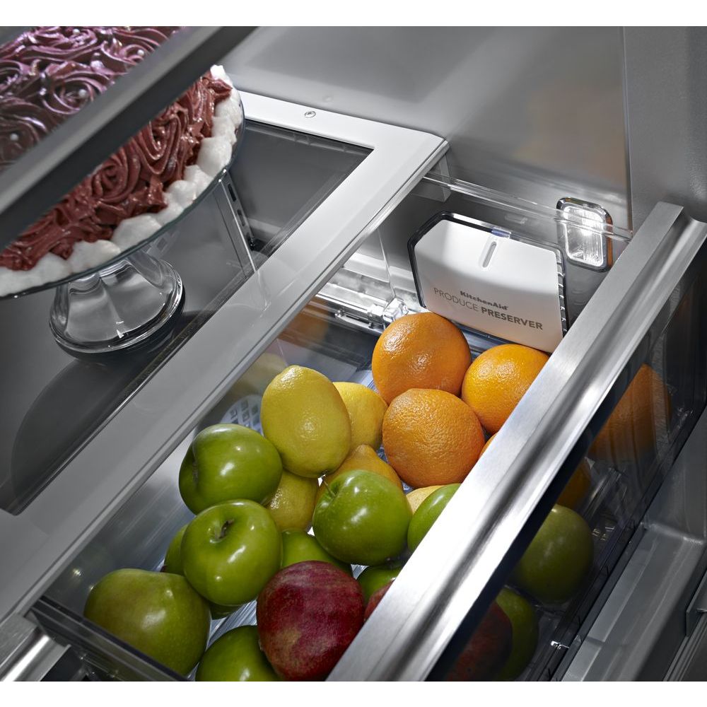 Refrigerador empotrable de puertas francesas estándar de 24.2 pies cúbicos de profundidad estándar de KitchenAid con fabricador de hielo (Negro Acero Inoxidable con PRINTSHIELD) Certificado ENERGY STAR KBFN502EBS