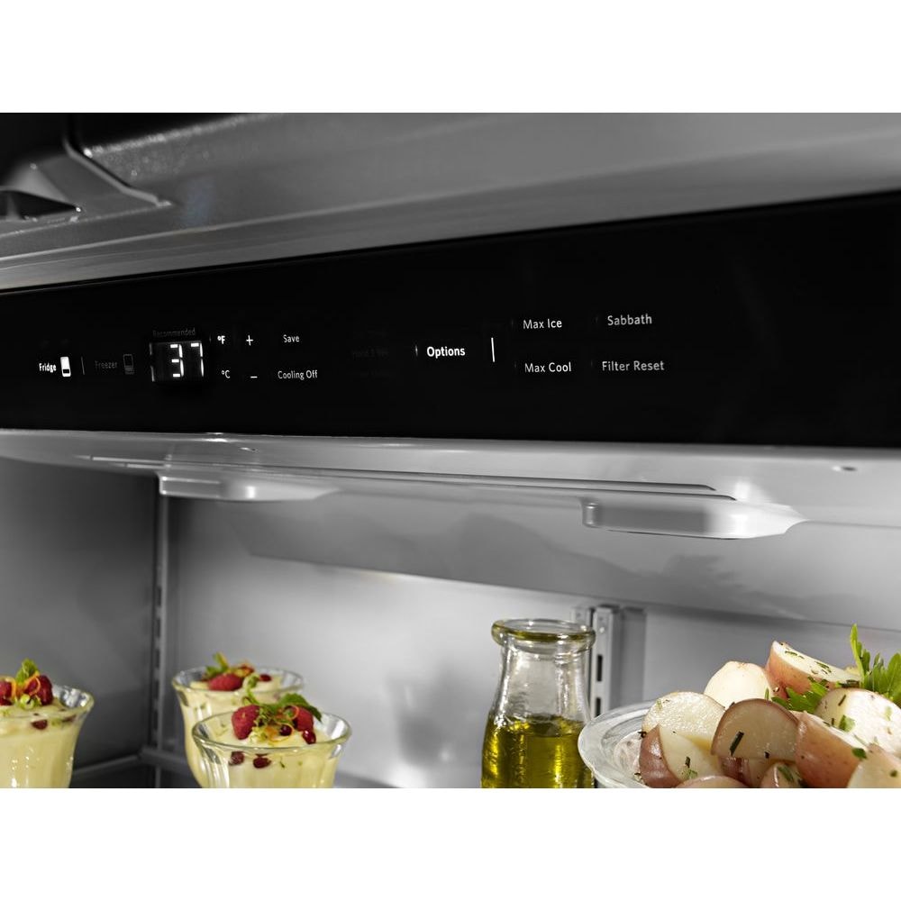 Refrigerador empotrado de puertas francesas con fabricador de hielo de KitchenAid de 24.2 pies cúbicos de profundidad estándar, con Panel Ready y certificado ENERGY STAR KBFN502EPA
