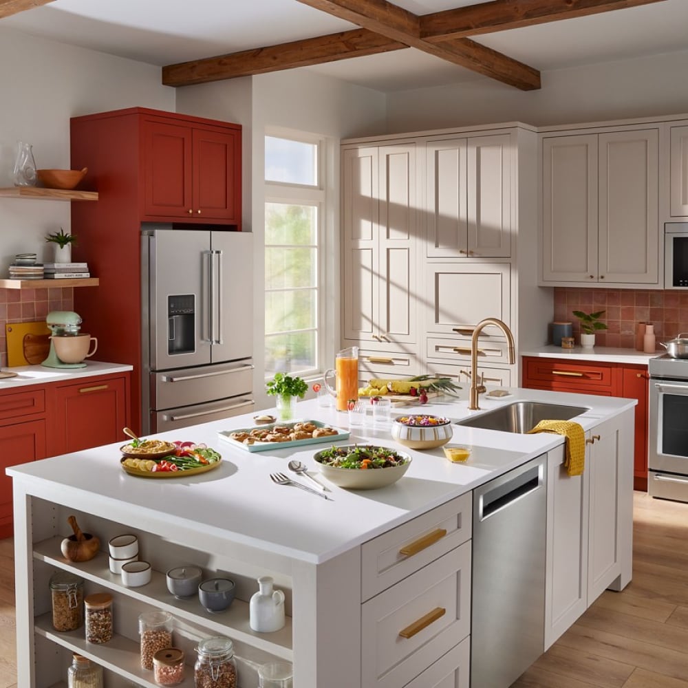 Refrigerador francés de 4 puertas de profundidad estándar de 26.2 pies cúbicos de KitchenAid con fabricador de hielo y dispensador de agua e hielo (acero inoxidable PrintShield) KRMF536RPS.