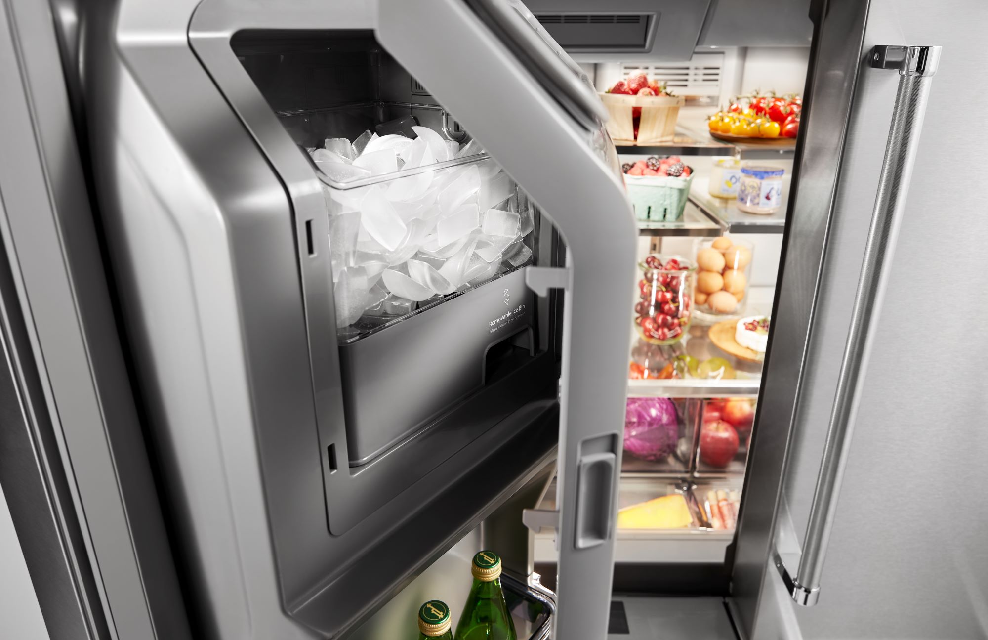 Refrigerador francés de 5 puertas con dispensador de hielo y agua (acero inoxidable) de profundidad estándar de 25.8 pies cúbicos de KitchenAid