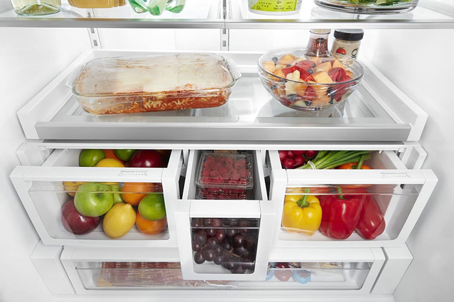 Refrigerador Francés de Puertas Dobles de 3 Puertas de 26.8 pies cúbicos de Profundidad Estándar con Fabricador de Hielo y Dispensador de Agua y Hielo (Acero Inoxidable Negro Resiste Huellas Dactilares) con Certificación ENERGY STAR WRF757SDHV