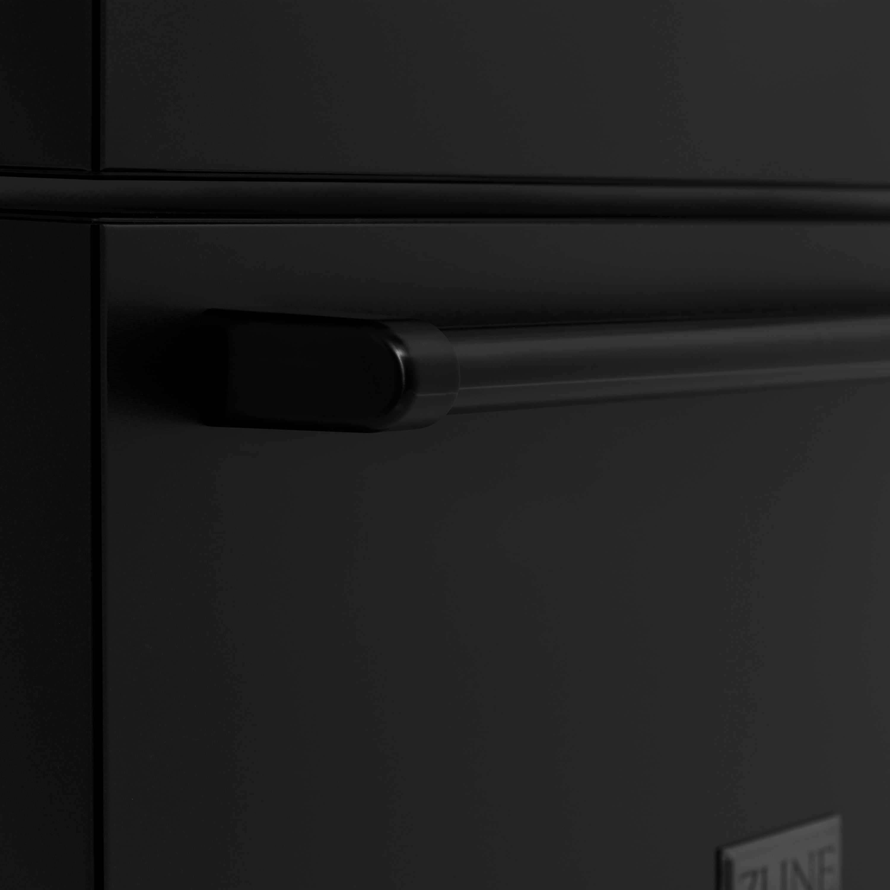 Refrigerador French Door de 4 puertas de profundidad de mostrador de 22.5 pies cúbicos con fabricador de hielo (Acero inoxidable negro resistente a las huellas dactilares) certificado ENERGY STAR - RFM-36-BS