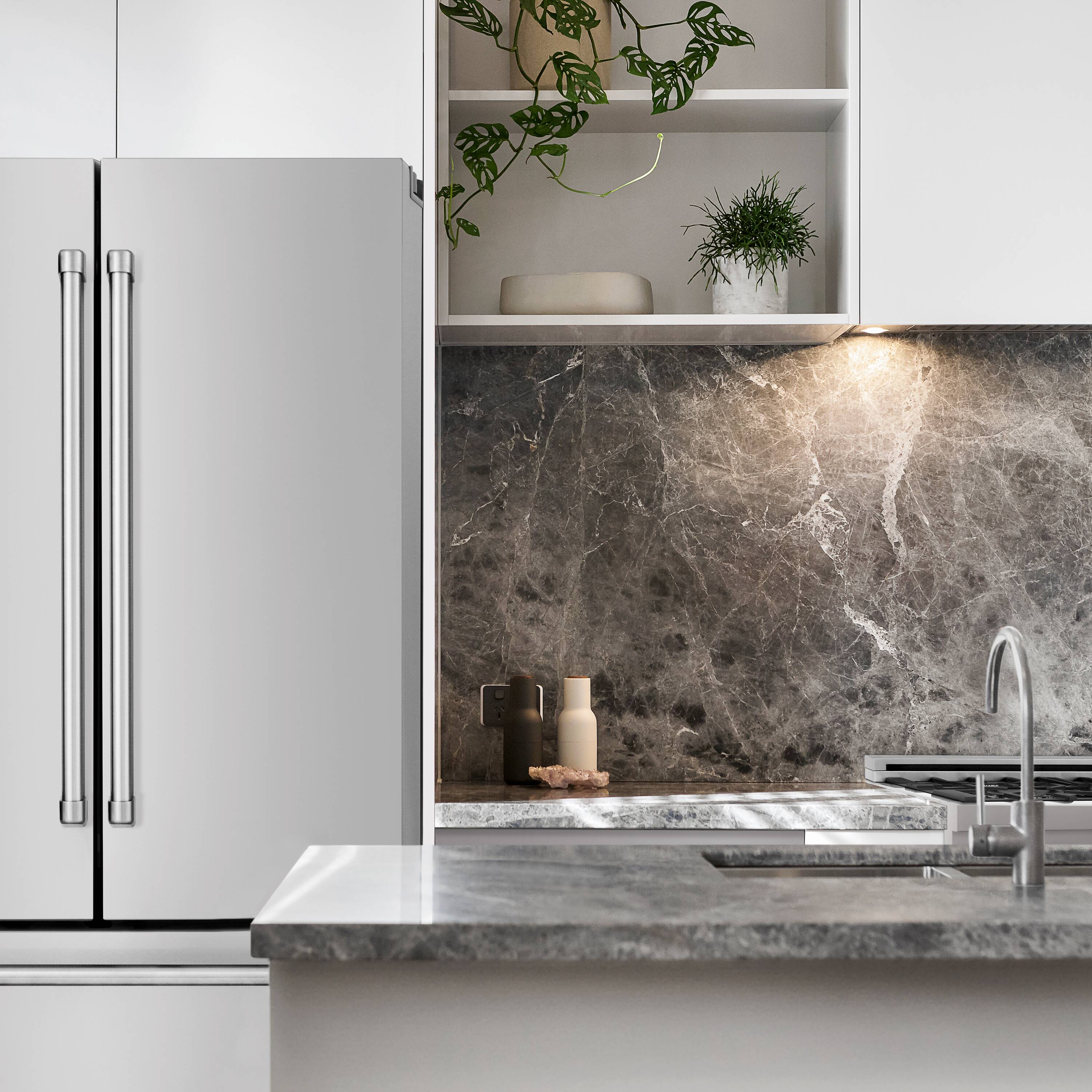 Refrigerador de Puerta Francesa de 4 Puertas ZLINE KITCHEN & BATH de 22.5 pies cúbicos de Profundidad de Mostrador con Fabricador de Hielo ( Acero Inoxidable Resistente a las Huellas Digitales ) Certificado ENERGY STAR RFM-36