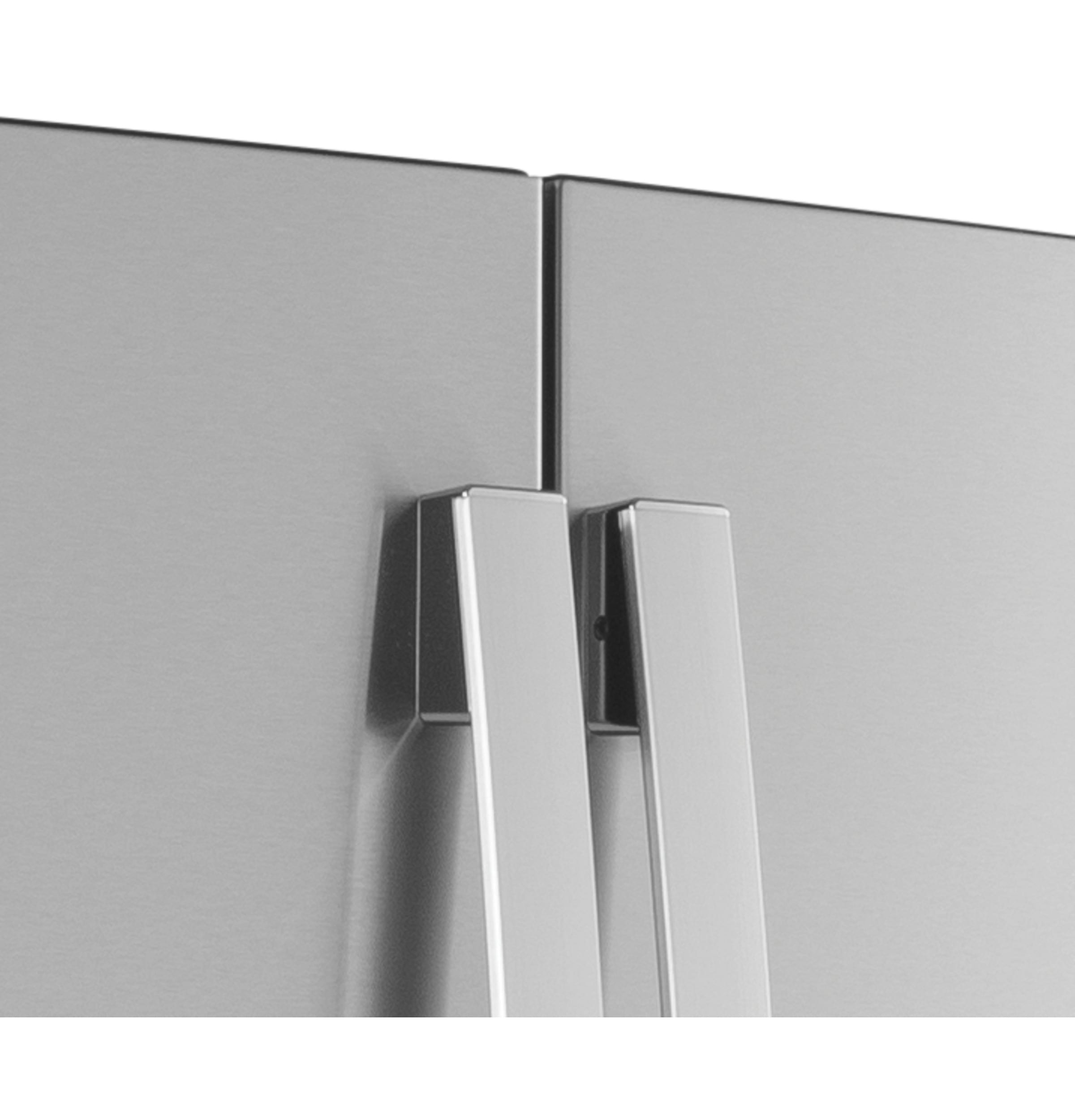 Refrigerador Francés de Puerta Triple con Hielera de Acero Inoxidable y Certificación ENERGY STAR de 23.1 pies cúbicos de Profundidad al Mostrador de GE