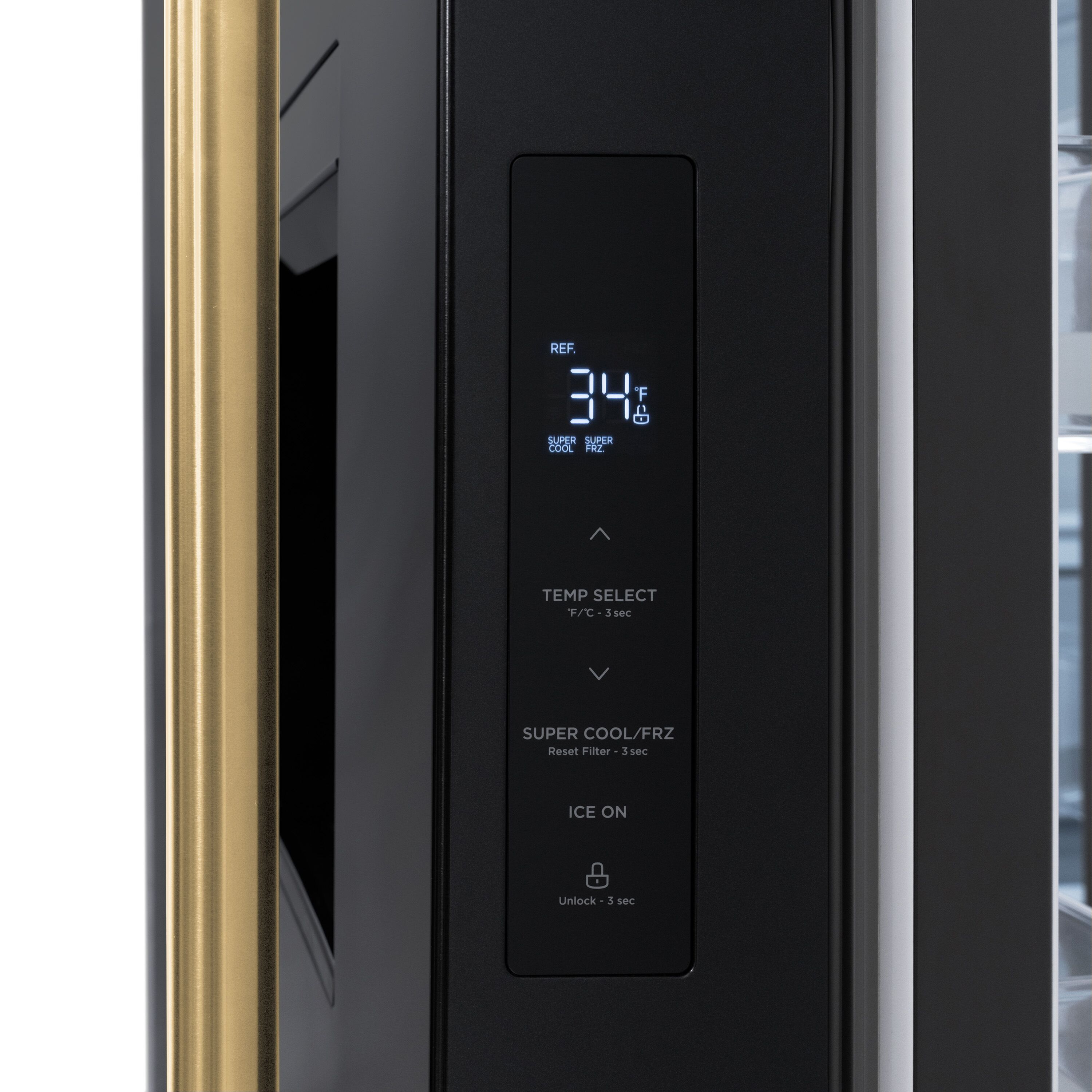 Refrigerador con Puertas Francesas de 3 Puertas, Dispensador de Hielo y Agua (Acero Inoxidable Negro con Mango de Oro Pulido) de 28.9 pies cúbicos de Profundidad Estándar ZLINE KITCHEN & BATH, Certificado ENERGY STAR RSMZ-W-36-BS-G