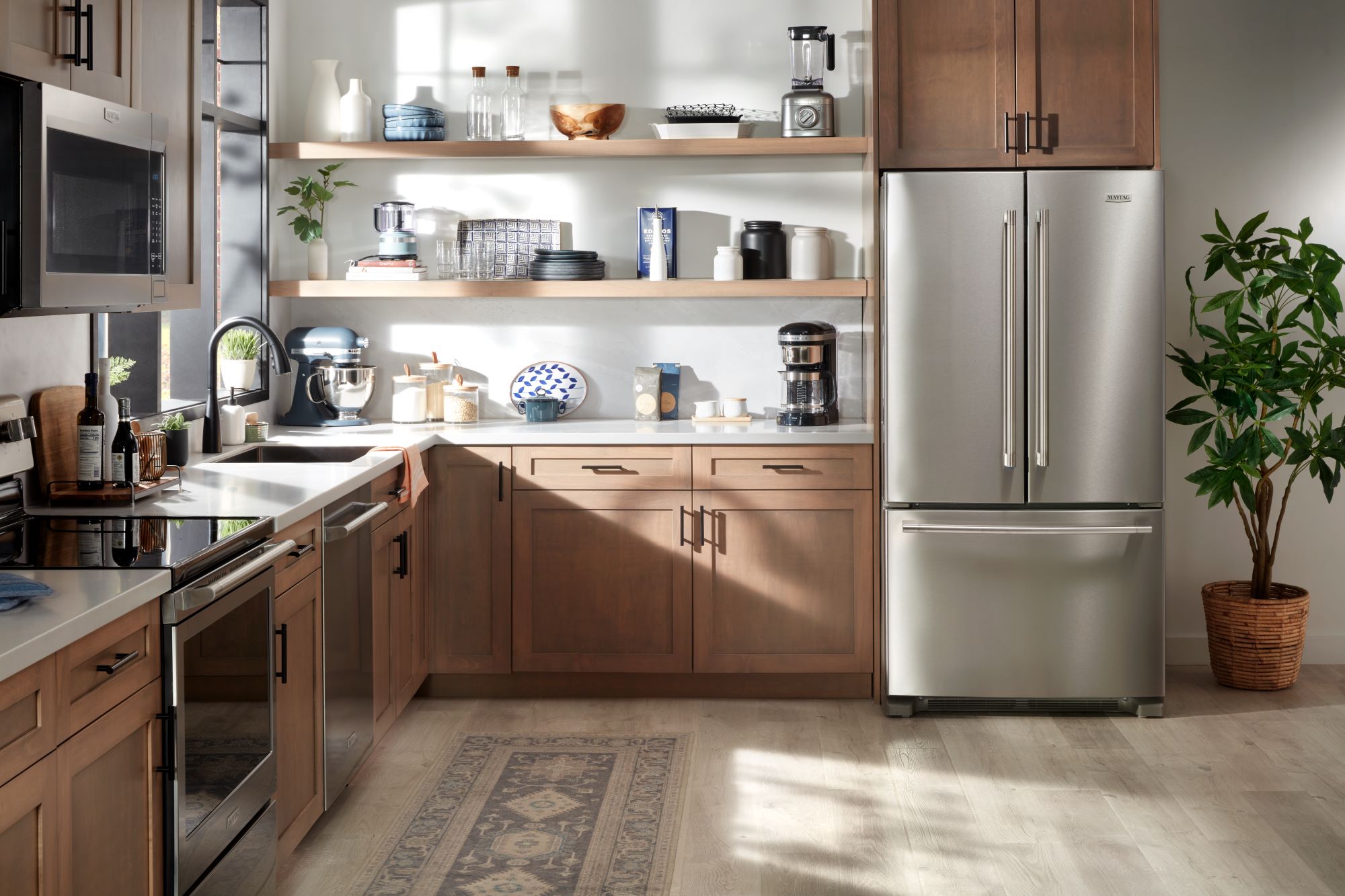 Refrigerador francés de 3 puertas estándar de Maytag con fabricador de hielo de 25.2 pies cúbicos (Acero Inoxidable Resistente a las Huellas Dactilares) MRFF4136RZ