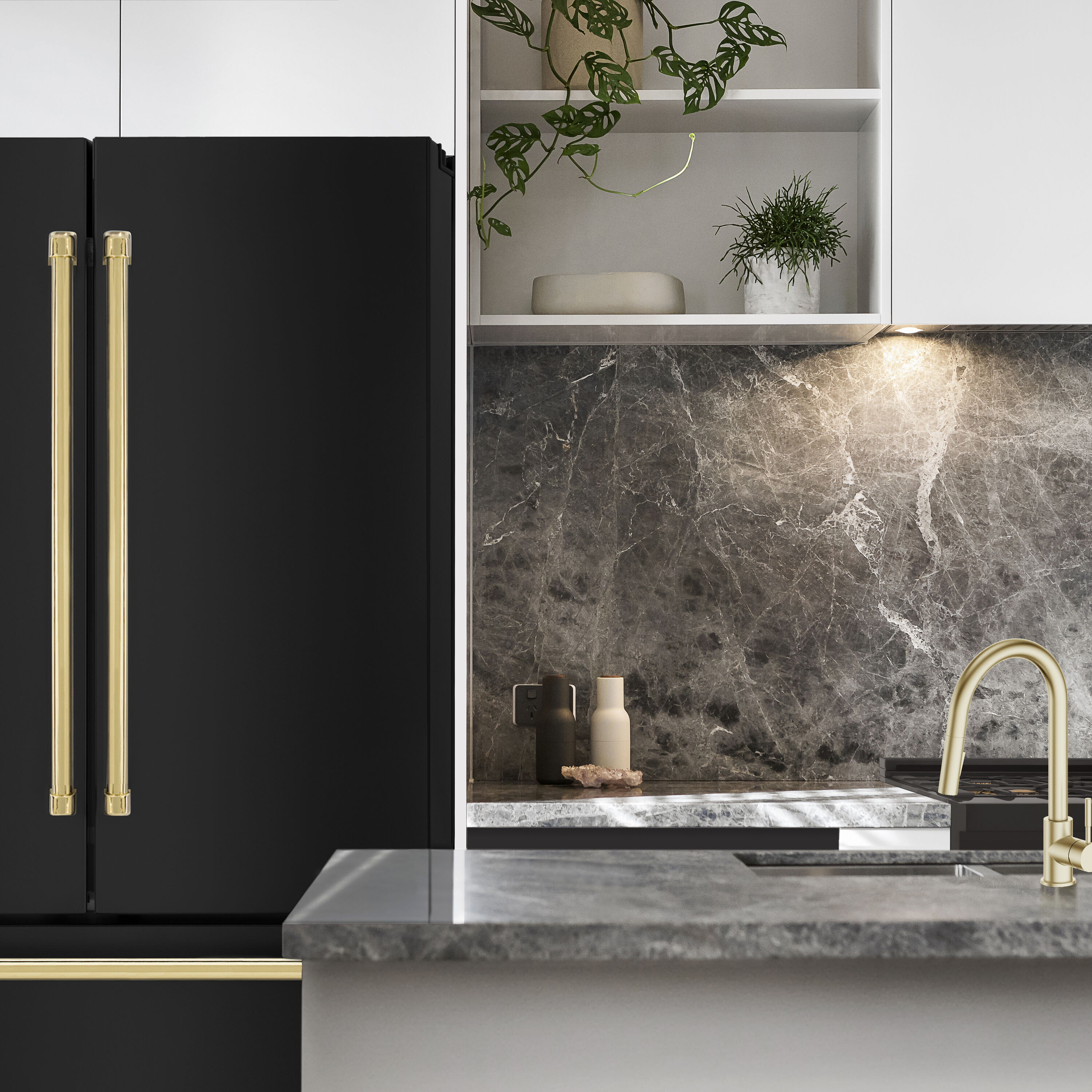 Refrigerador de Puerta Francesa de 4 Puertas de Profundidad de Mostrador de 22.5 pies cúbicos con Fabricador de Hielo y Dispensador de Hielo (Acero Inoxidable Negro Resistente a las Huellas Dactilares con Detalles en Oro Pulido) Certificado ENERGY STAR RFMZ-36-BS-G.