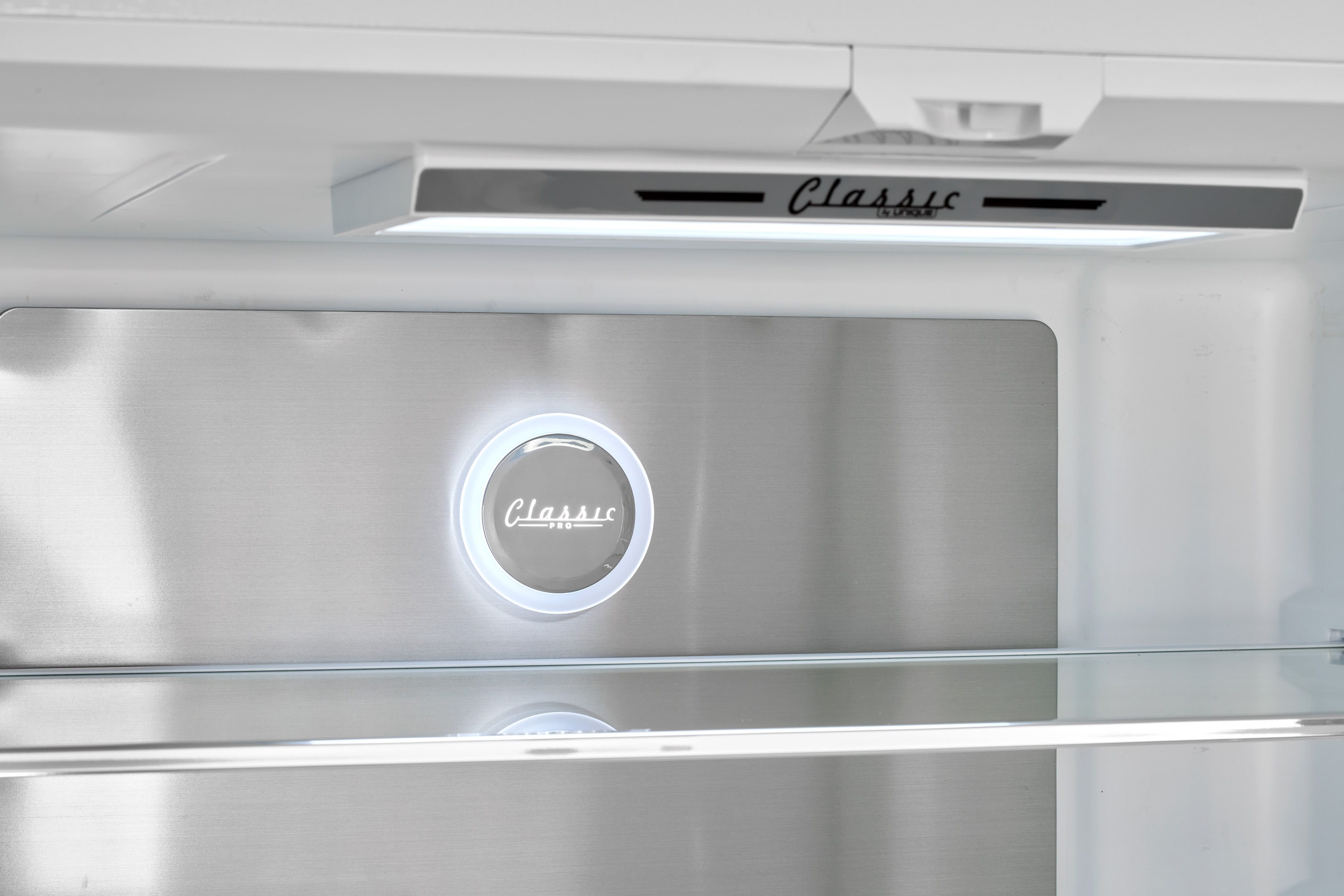 Refrigerador francés de puertas congelador de hielo en color malvavisco UNIQUE Clásico Retro de 21.4 pies cúbicos de profundidad de mostrador con dispensador de hielo. Certificado ENERGY STAR.