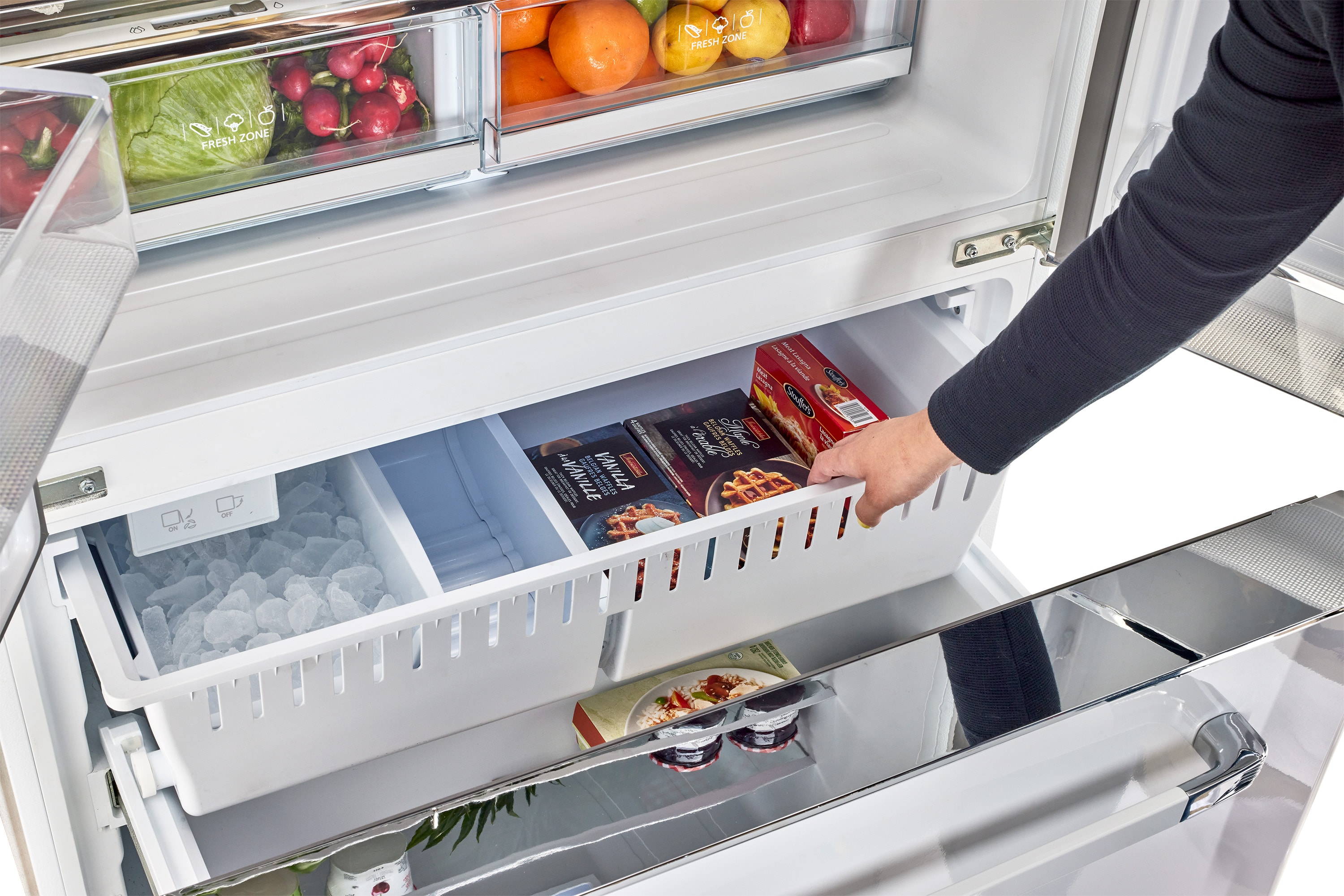 Refrigerador francés de puertas congelador de hielo en color malvavisco UNIQUE Clásico Retro de 21.4 pies cúbicos de profundidad de mostrador con dispensador de hielo. Certificado ENERGY STAR.