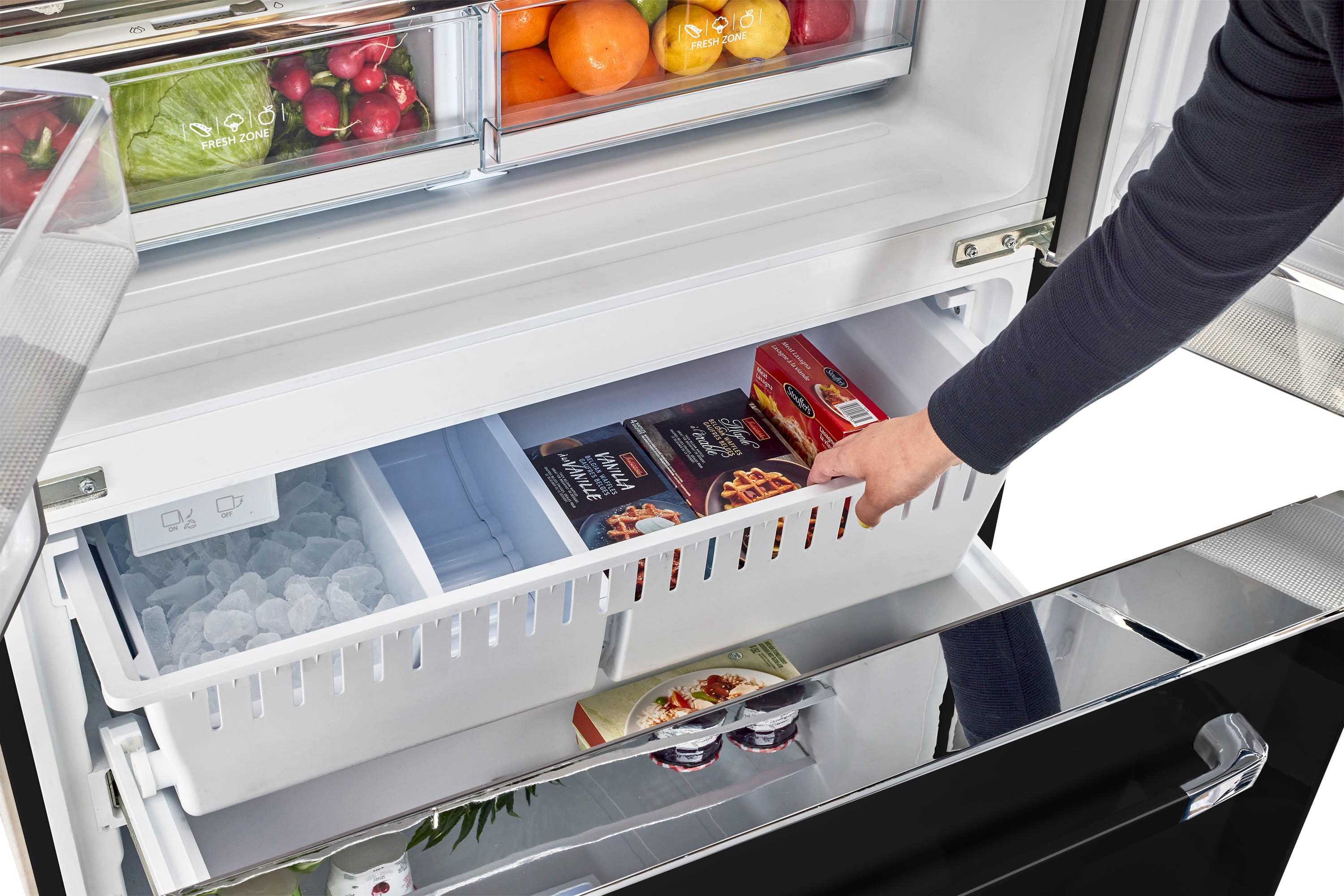 Refrigerador Francés de 3 Puertas Retro Clásico ÚNICO de Profundidad Contrapesada de 21.4 pies cúbicos con Fabricador y Dispensador de Hielo (Negro Medianoche) Certificado ENERGY STAR UGP-595L B AC
