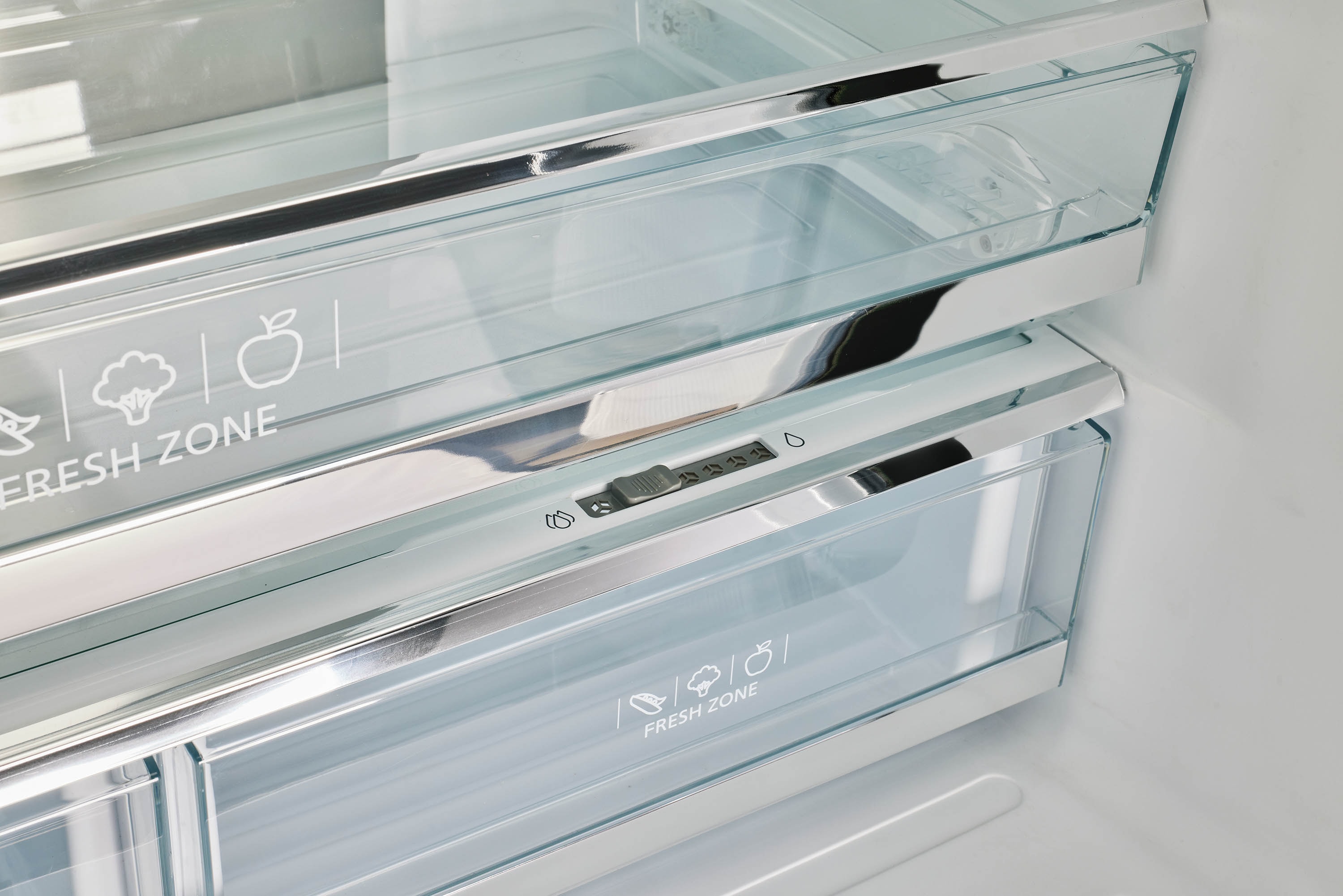 Refrigerador Francés de 3 Puertas Retro Clásico ÚNICO de Profundidad Contrapesada de 21.4 pies cúbicos con Fabricador y Dispensador de Hielo (Negro Medianoche) Certificado ENERGY STAR UGP-595L B AC