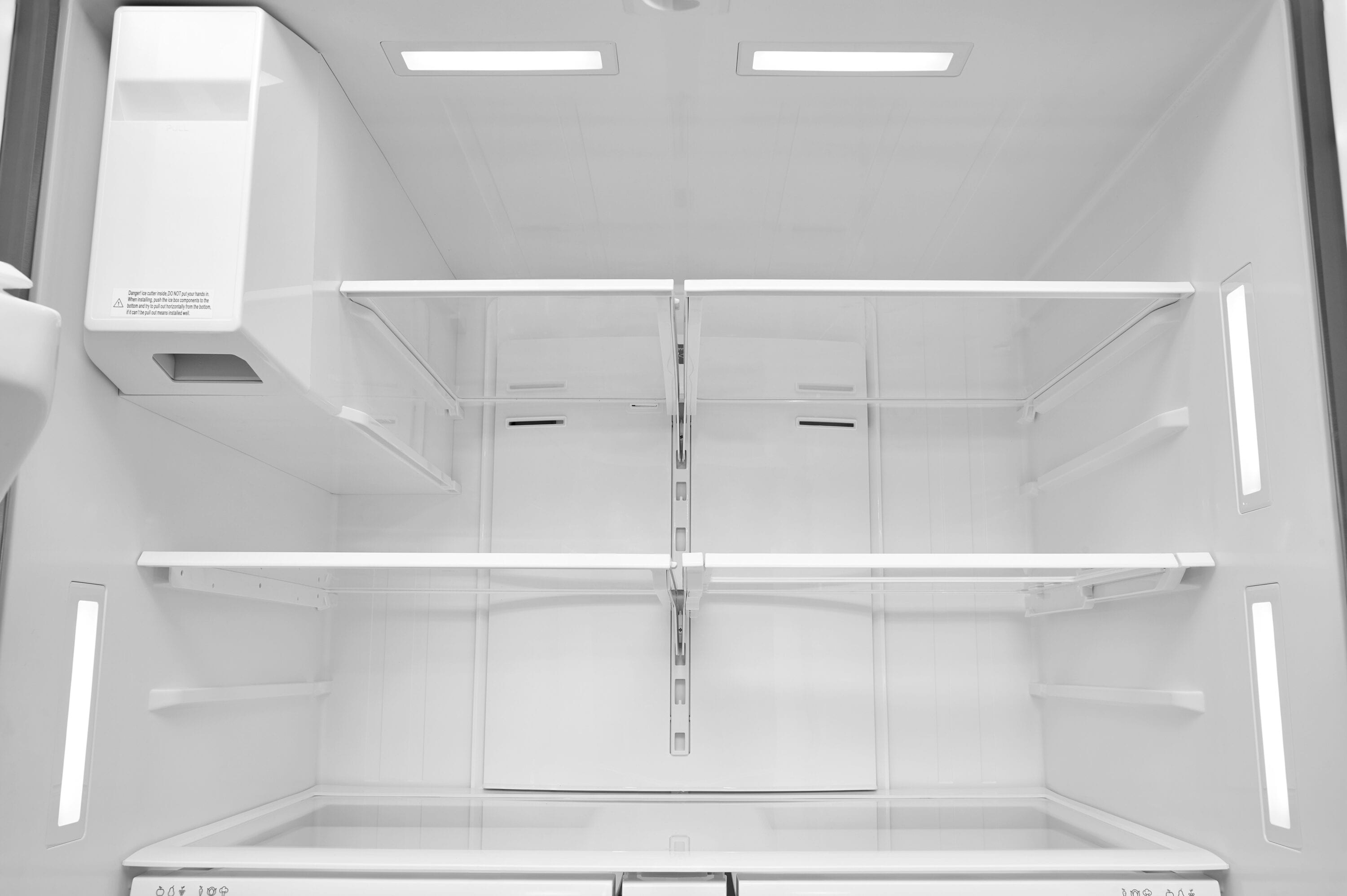 Refrigerador francés de puerta triple de profundidad estándar de 28.6 pies cúbicos con fabricador de hielo y dispensador de agua y hielo (acero inoxidable) certificado por ENERGY STAR 4675625