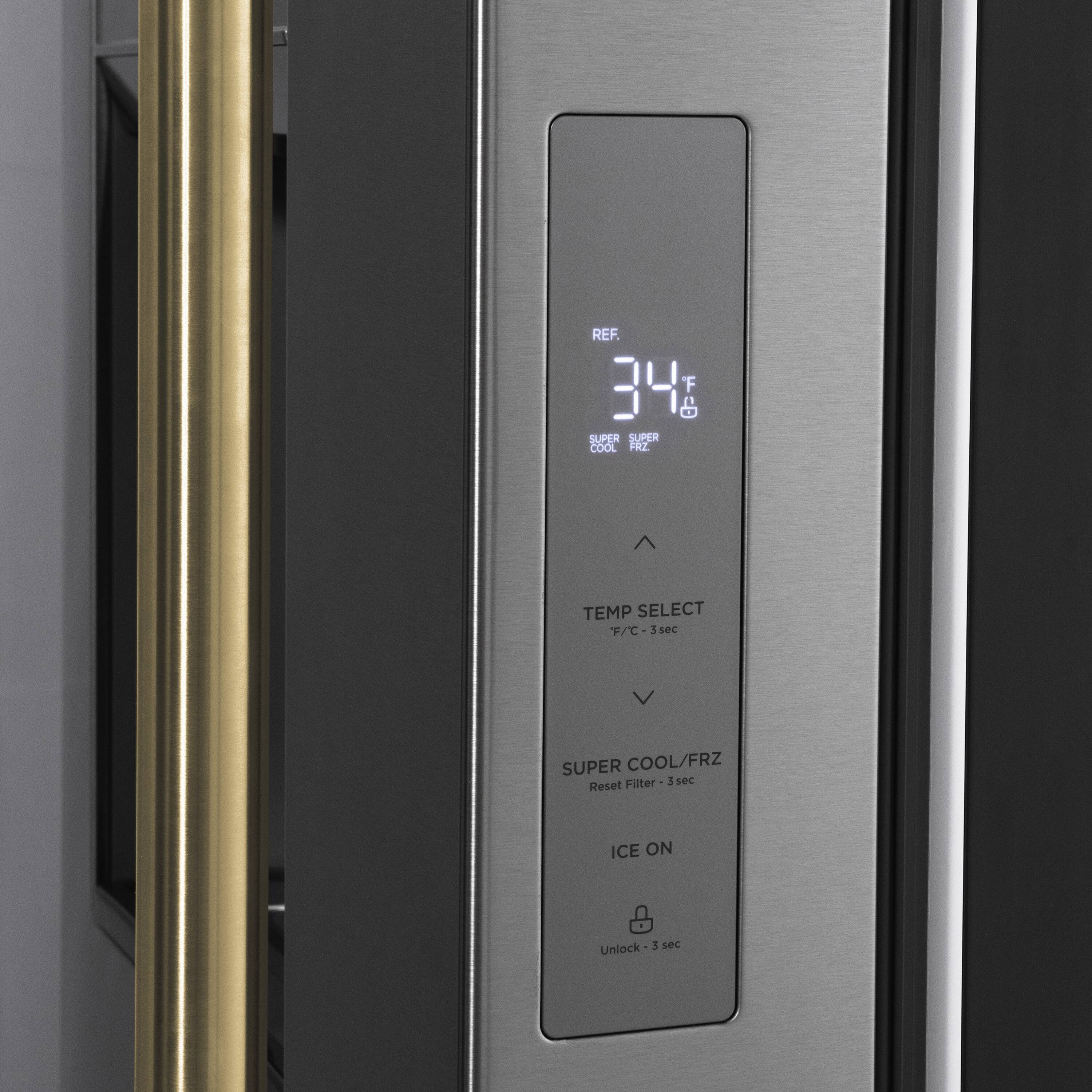 Refrigerador de Puerta Francesa de 3 Puertas con Hielo y Dispensador de Agua y Hielo (Acero Inoxidable con Mango de Oro Pulido) Certificado ENERGY STAR de 28.9 pies cúbicos de Profundidad Estándar de ZLINE KITCHEN & BATH