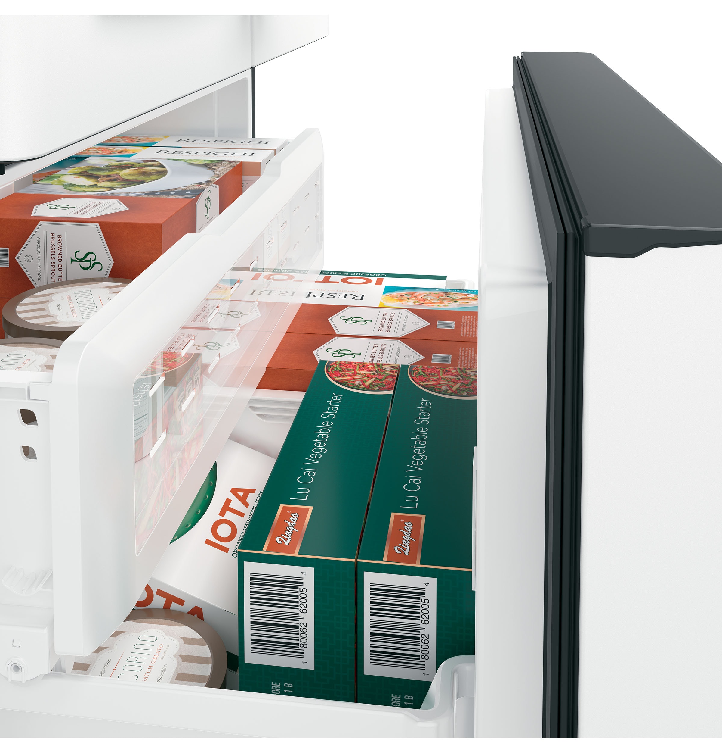 Refrigerador francés de puertas triples compatible con tecnología inteligente y dispensador de hielo y agua (Blanco Mate) con una capacidad de 22.2 pies cúbicos y profundidad de mostrador, certificado ENERGY STAR CYE22TP4MW2.