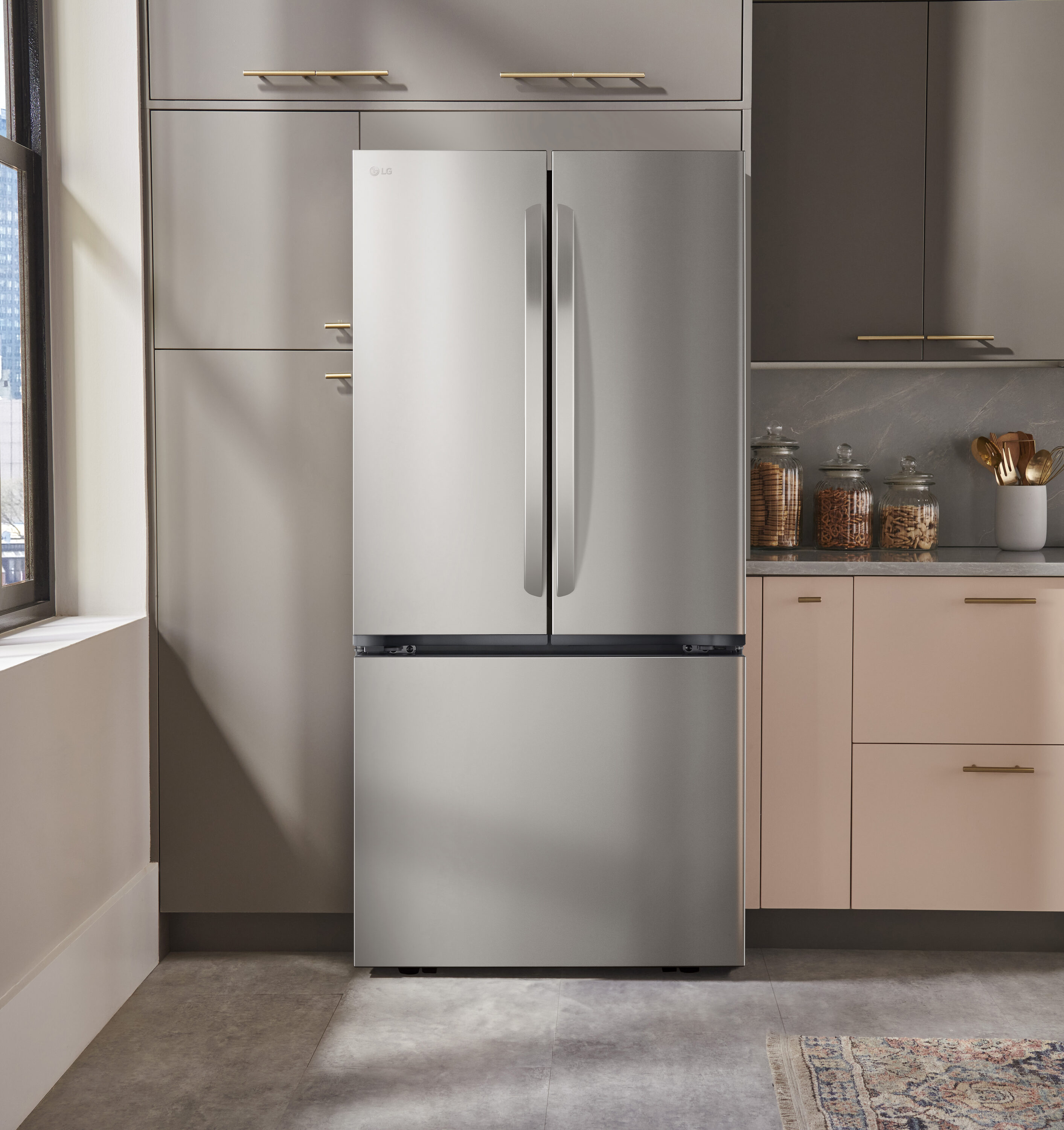 Refrigerador francés de 3 puertas LG de 20.8 pies cúbicos de profundidad de mostrador con máquina de hielo (Acero Inoxidable PrintProof) Certificado ENERGY STAR LF21G6200S