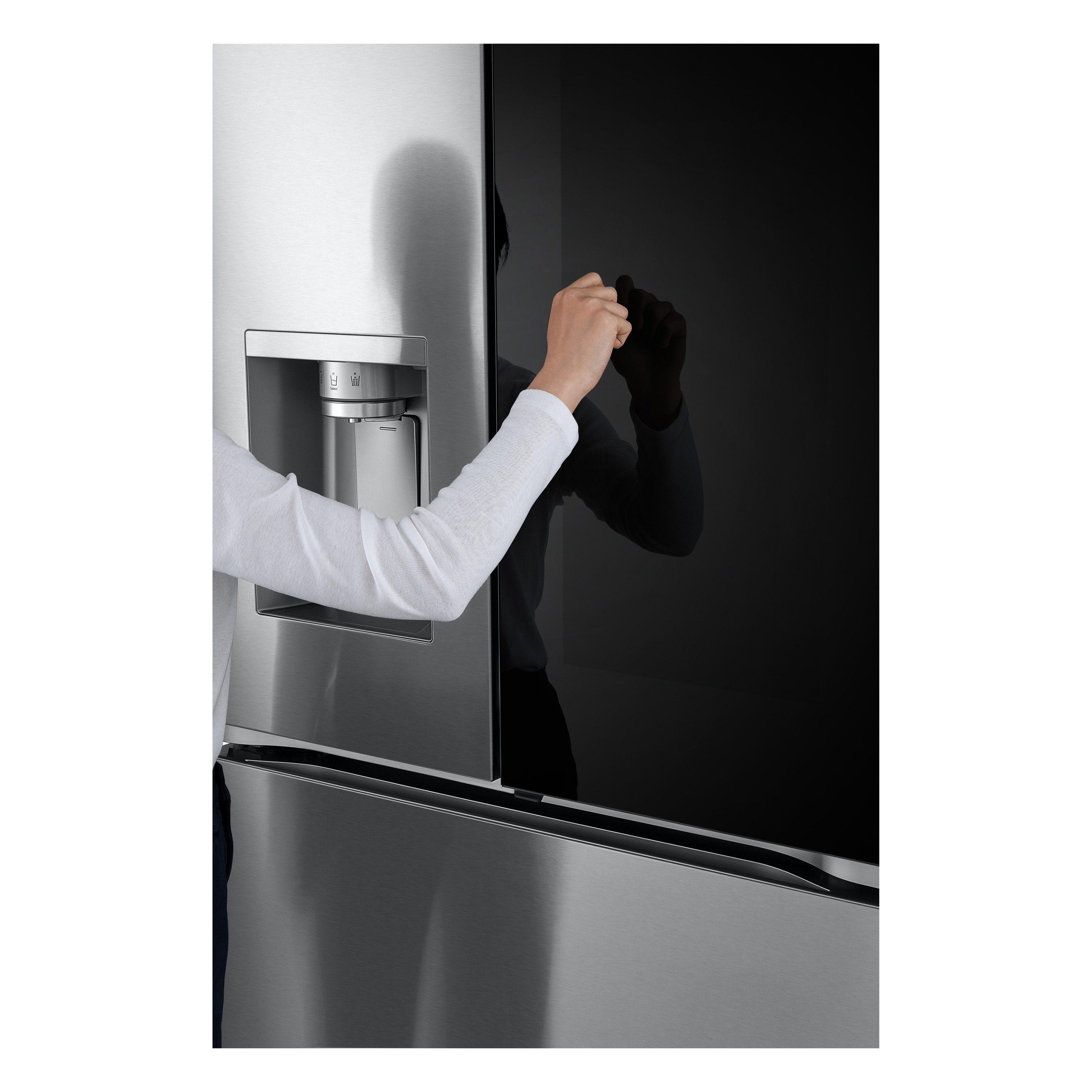Refrigerador francés LG con dispensor de agua y hielo, puerta adentro y compartimento con vista instantánea, certificado ENERGY STAR, acero inoxidable resistente a huellas LF31S6360S de 30.7 pies cúbicos con profundidad estándar y dos fabricadores de hielo.