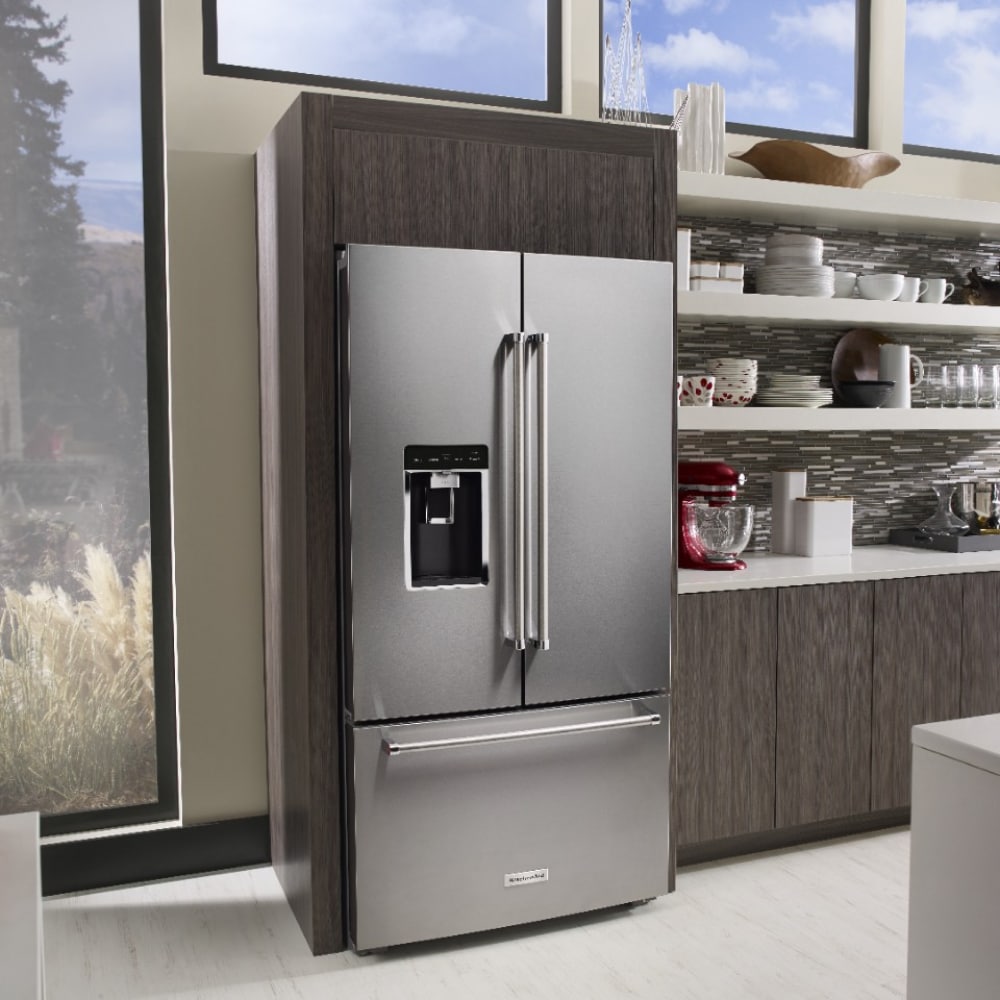 Refrigerador francés con dispensador de hielo y agua de 23.8 pies cúbicos con puerta francesa de 3 puertas y profundidad de mostrador de KitchenAid (Acero inoxidable con acabado PRINTSHIELD) KRFC704FPS