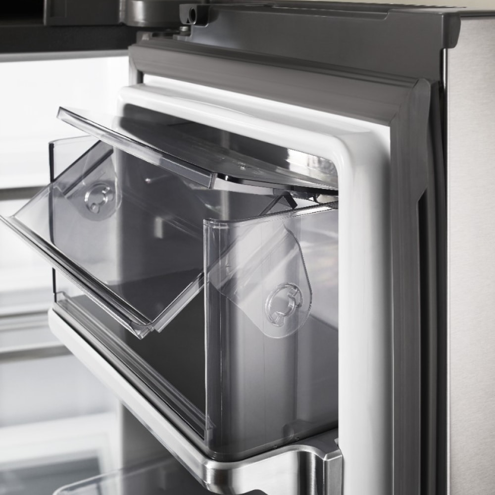 Refrigerador francés con dispensador de hielo y agua de 23.8 pies cúbicos con puerta francesa de 3 puertas y profundidad de mostrador de KitchenAid (Acero inoxidable con acabado PRINTSHIELD) KRFC704FPS